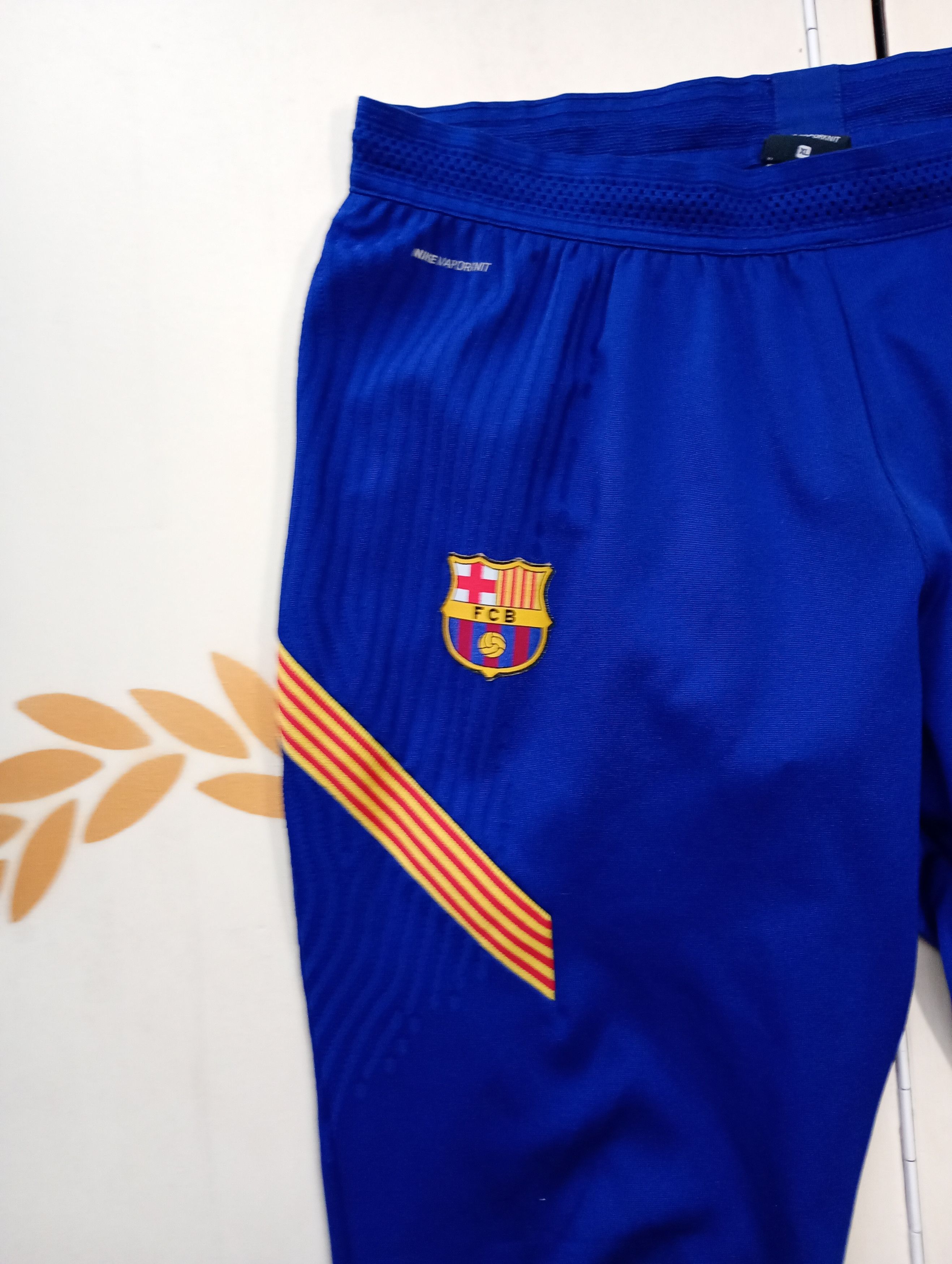 Nike Nike Vaporknit Barcelona FC Pants 2020-2021 Size US 36 / EU 52 - 6 Thumbnail