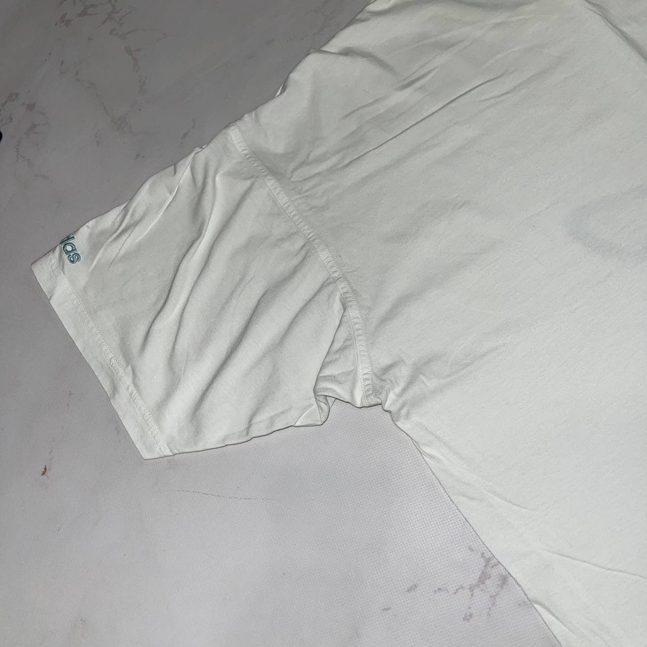 Adidas Adidas Vintage Adidas y2k big logo T Shirt 90's Sz XL White Size US XL / EU 56 / 4 - 13 Thumbnail