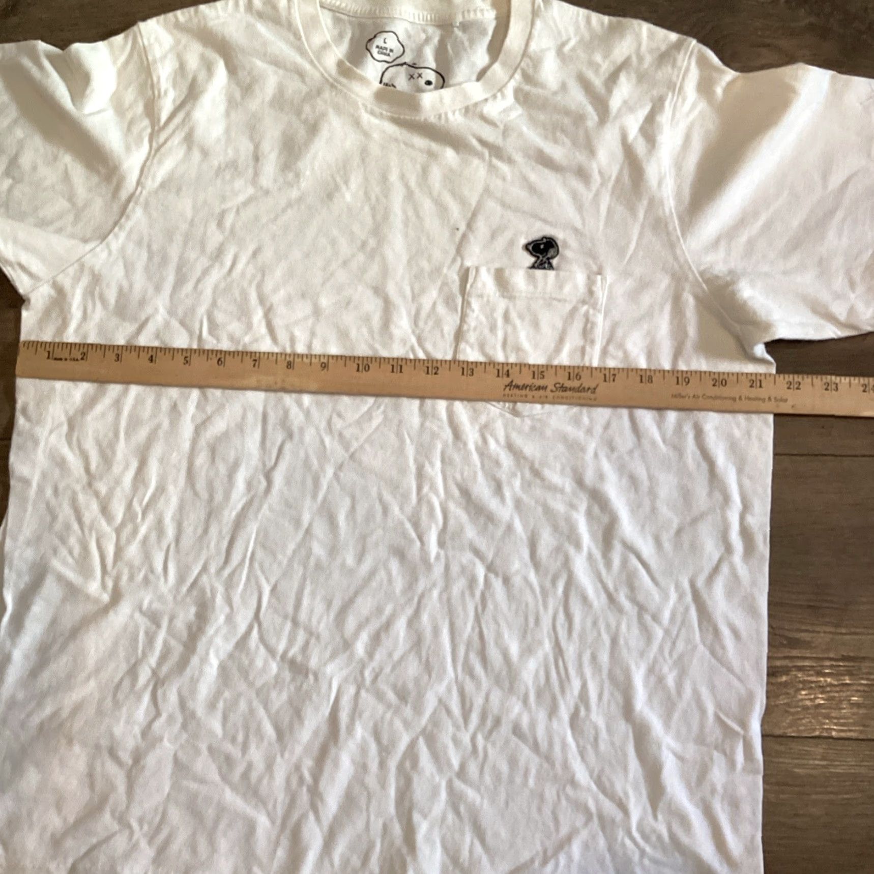 Uniqlo VINTAGE KAWS Uniqlo Peanuts Snoopy T-Shirt Men's L White Crew Neck Short Sleeve 2017 Art Cartoon Size US L / EU 52-54 / 3 - 4 Thumbnail