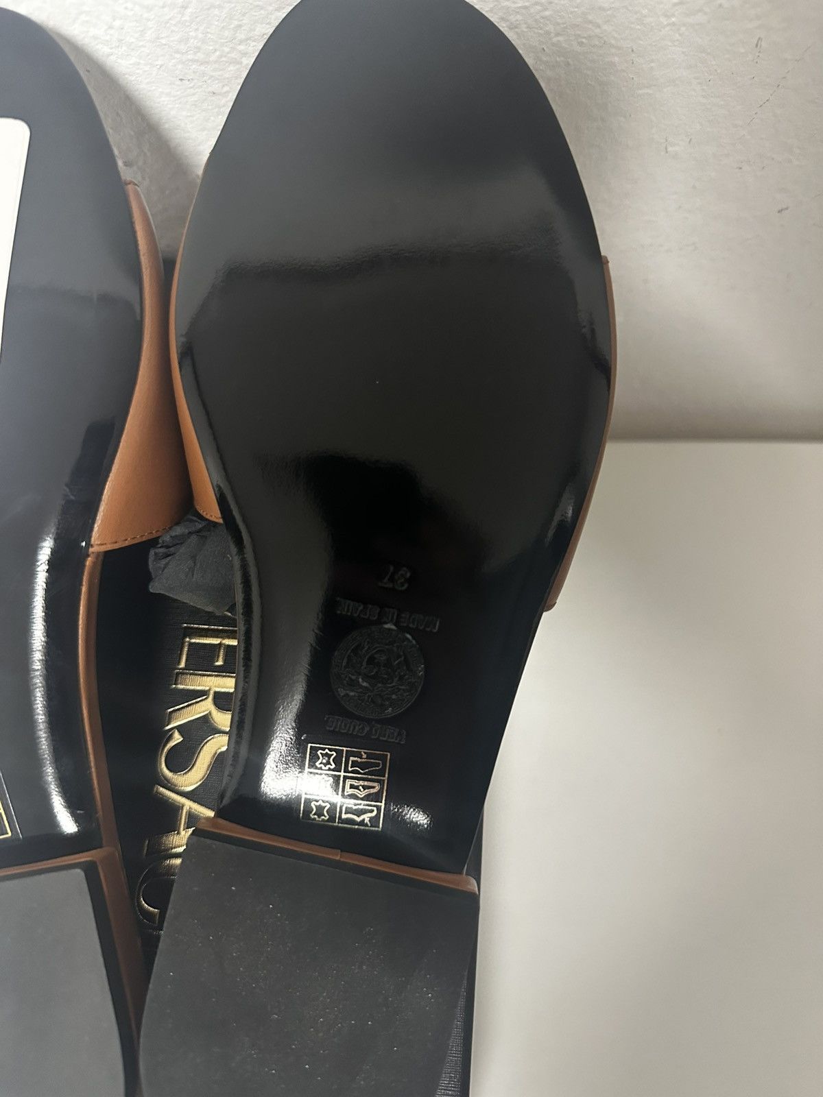 Versace Versace Medusa Flat Sandals Size US 7 / IT 37 - 10 Thumbnail