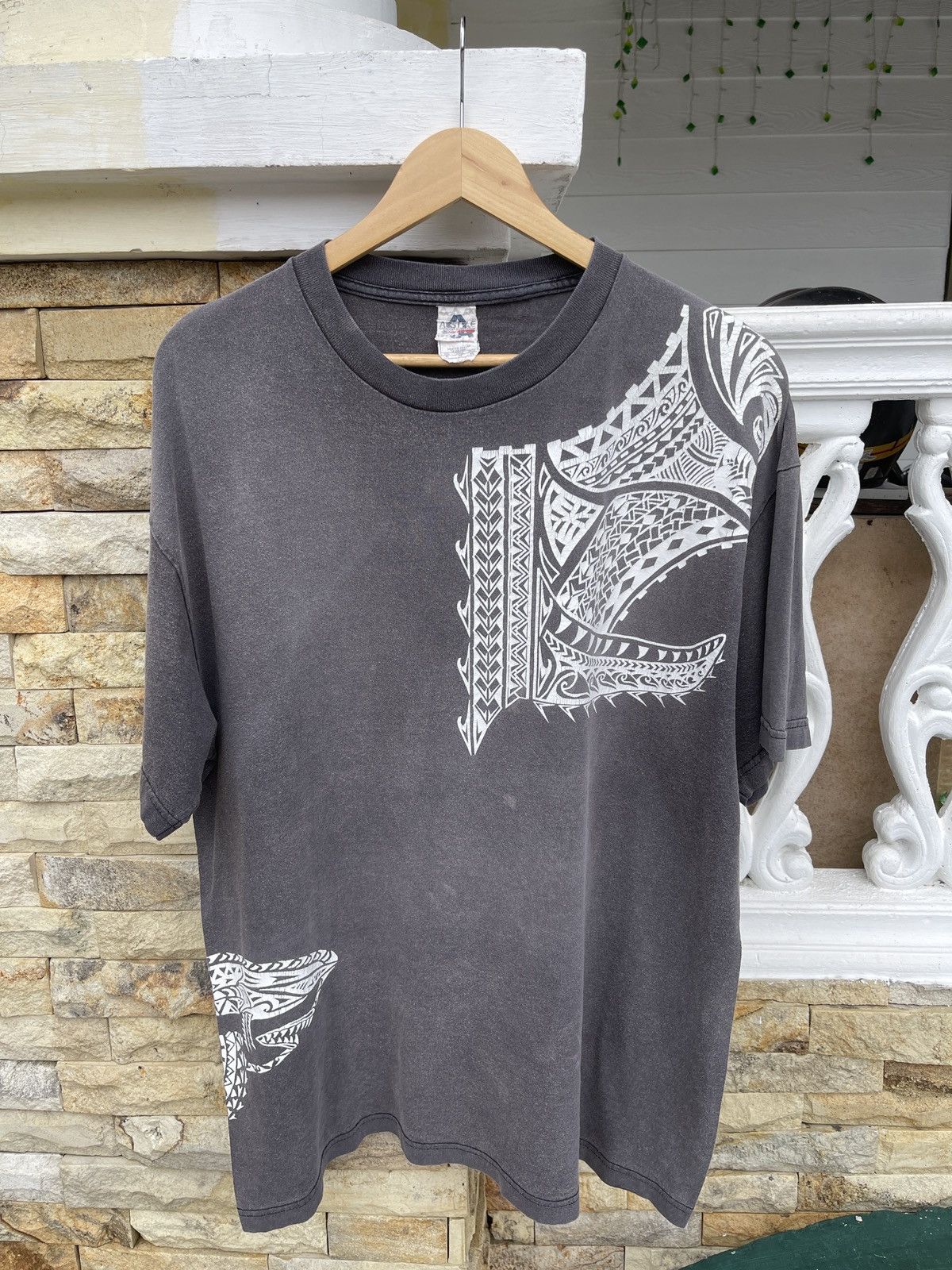 Tribal Streetwear LastDrop🔥Vtg90s Tribal Edge Clothing Sun Faded Shark T Shirt Size US XL / EU 56 / 4 - 2 Thumbnail