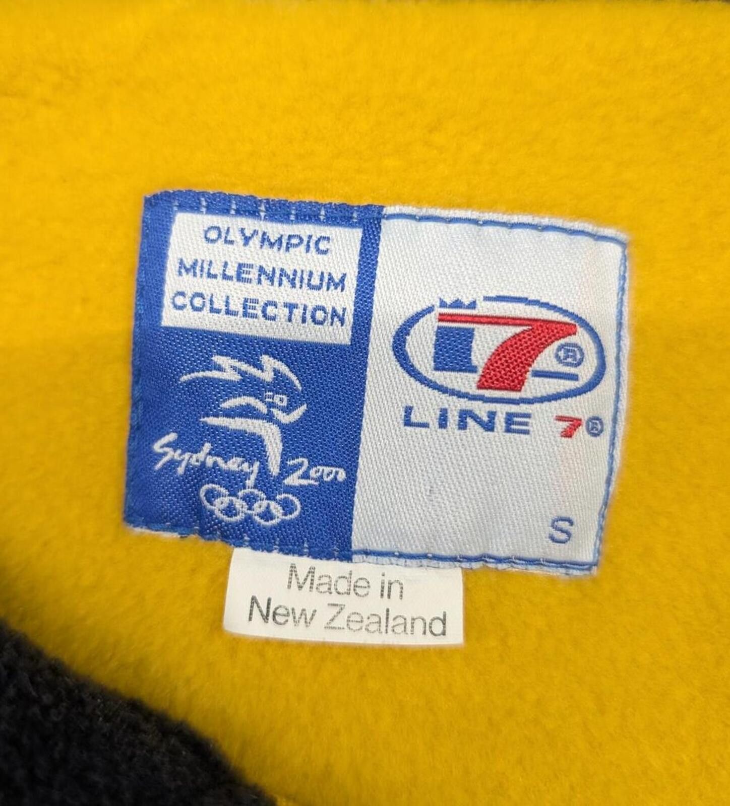 Vintage Vintage 2000 Sydney Olympics Millennium Collection Sweater Size US L / EU 52-54 / 3 - 6 Thumbnail