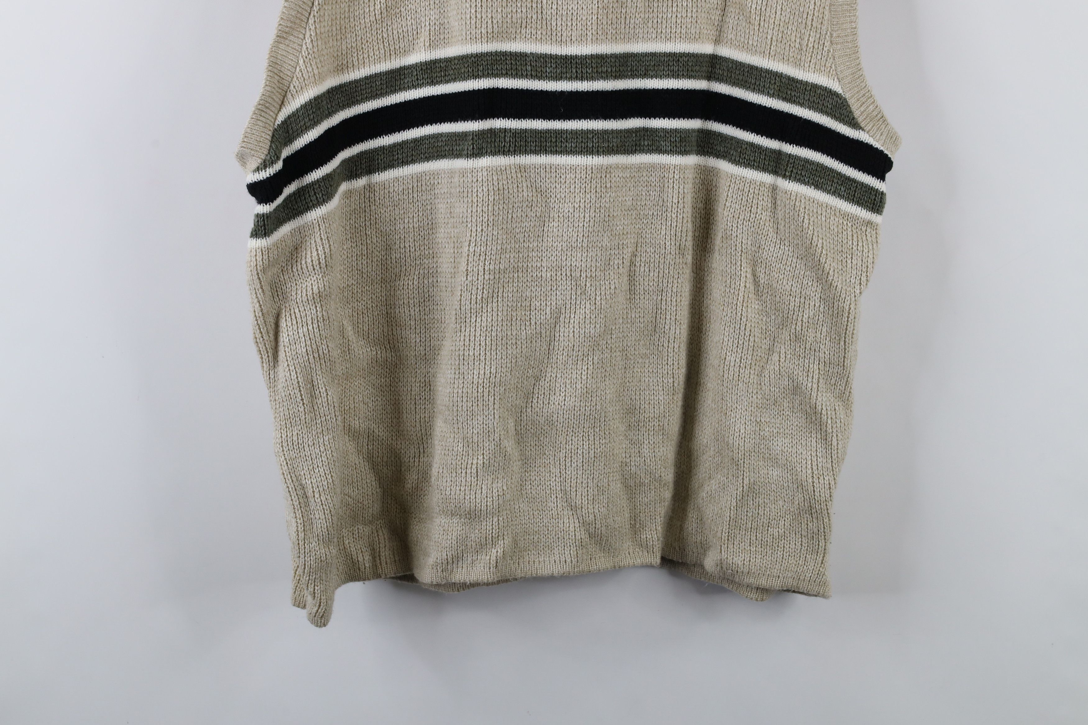 Vintage Vintage 90s Streetwear Ribbed Knit V-Neck Sweater Vest USA Size US L / EU 52-54 / 3 - 7 Thumbnail