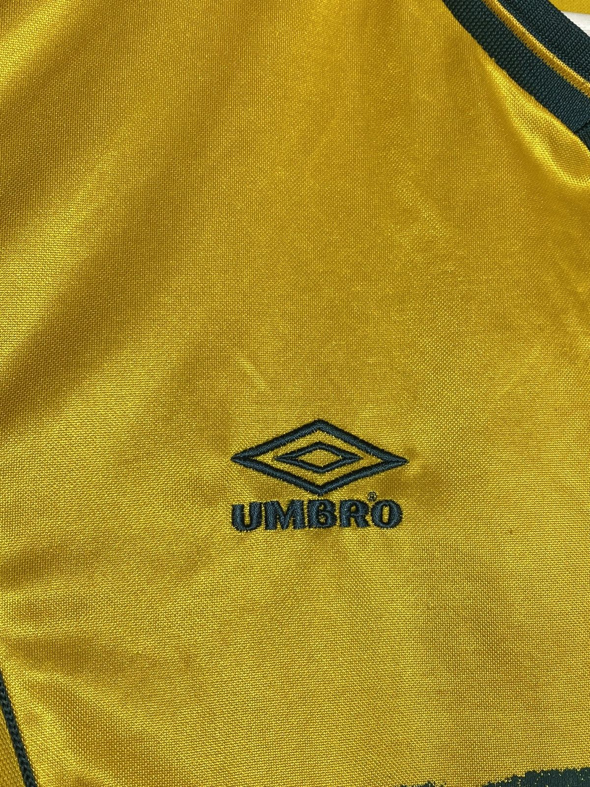 Umbro × Vintage Vintage Umbro Celtic Blokecore Football Shirt Size US M / EU 48-50 / 2 - 12 Thumbnail