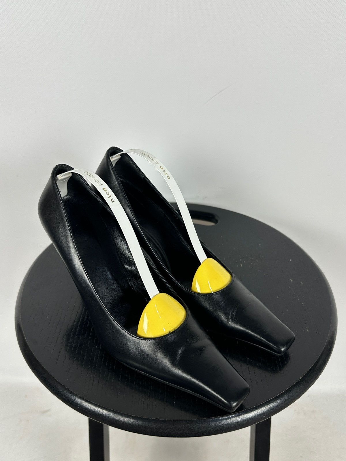 Gucci Vintage Gucci Leather Square Toe Gold Logo Heels Pumps Size US 7 / IT 37 - 2 Thumbnail