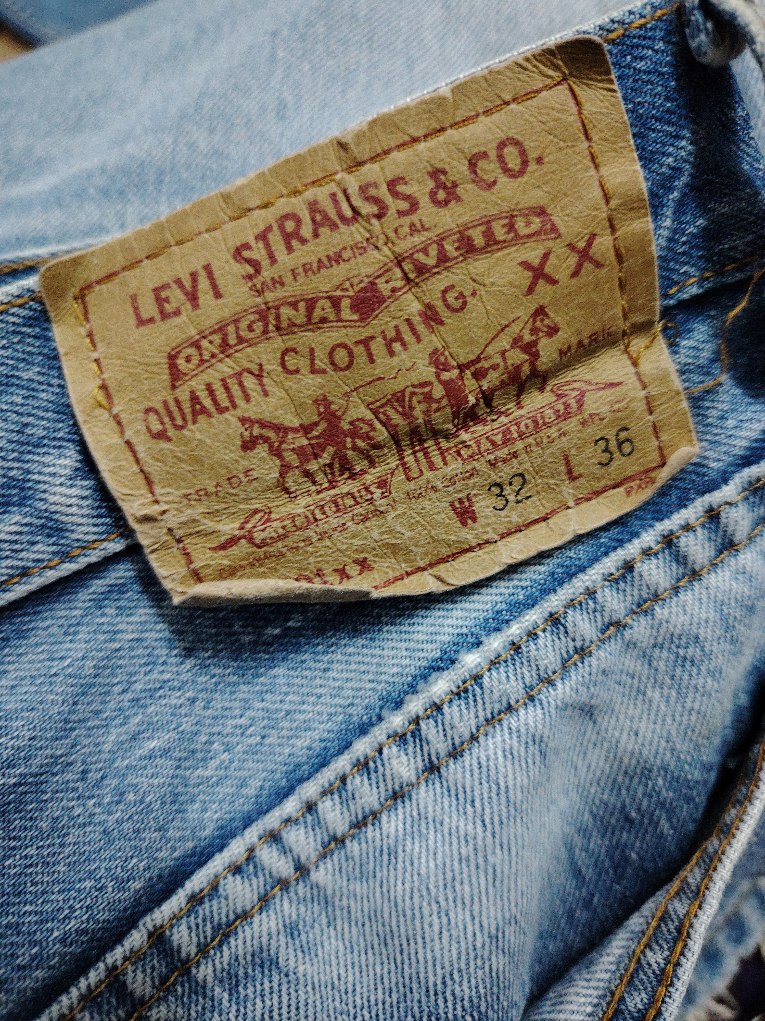 Levi's VINTAGE 90s LEVIS 501 XX BUTTON 555 DENIM JEANS Size US 32 / EU 48 - 14 Thumbnail