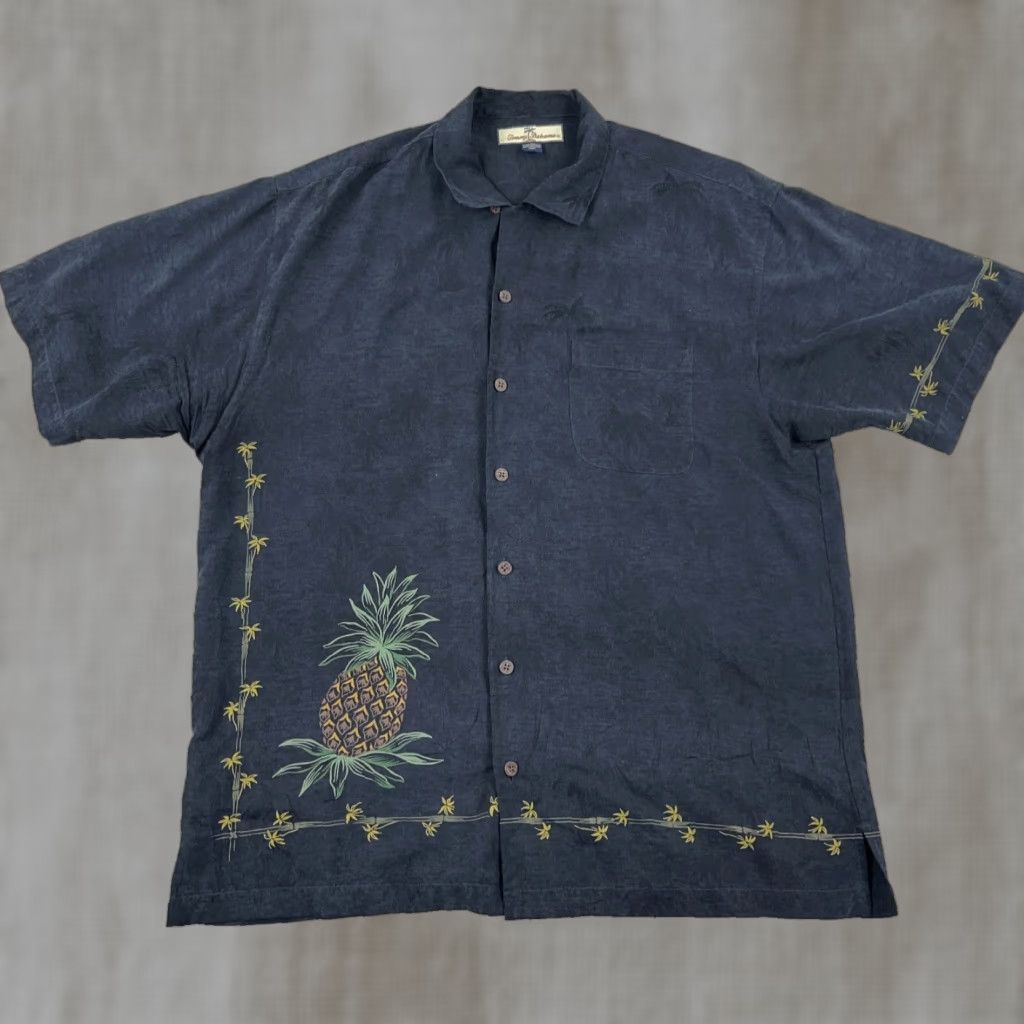 Tommy Bahama Tommy Bahama Shirt Men Medium Black Silk Button-Up Hawaiian Camp Pineapple Palms Size US M / EU 48-50 / 2 - 1 Thumbnail