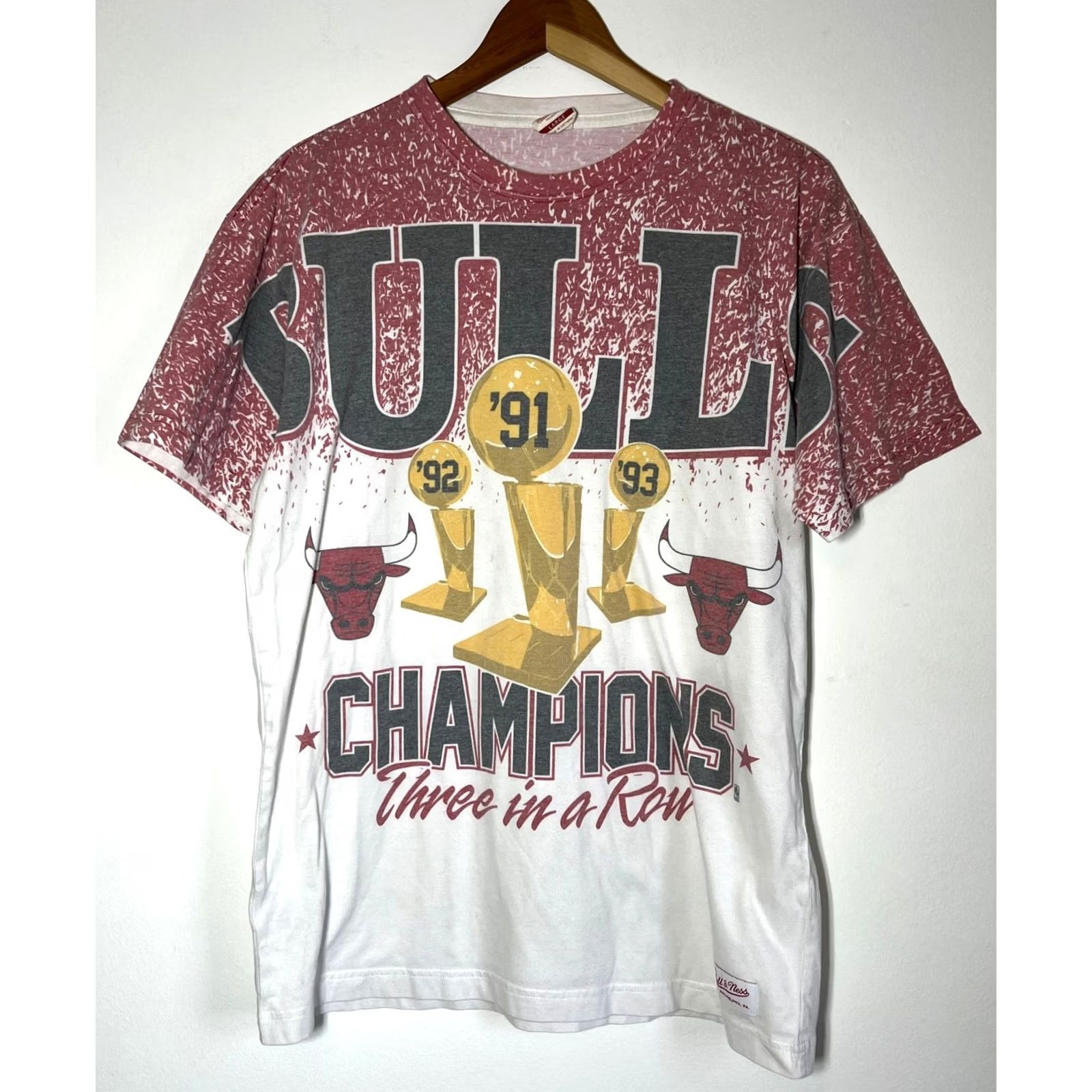Mitchell & Ness VINTAGE Mitchell & Ness Chicago Bulls T-Shirt Sz L Size US L / EU 52-54 / 3 - 2 Thumbnail