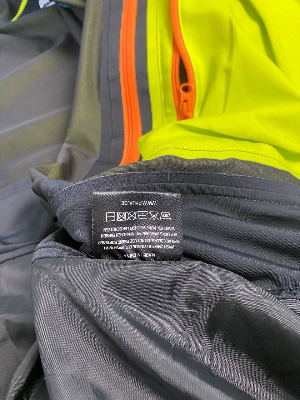 Other Pyua Momentum-Y 3-L Jacket Men Snow Jacket Snow Gaiters Size US XL / EU 56 / 4 - 9 Thumbnail
