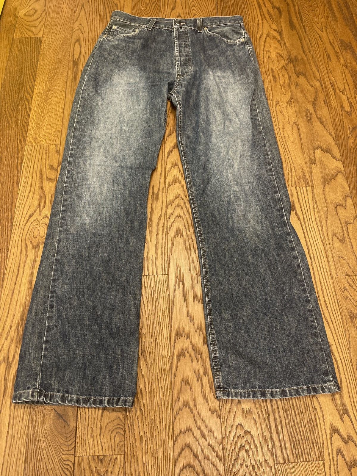 Hugo Boss hugo boss vintage luxury denim straight jeans Size US 32 / EU 48 - 1 Thumbnail