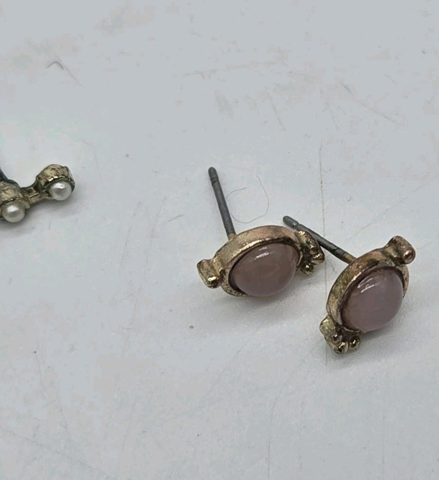 The Unbranded Brand Lot Of Random Vintage Earrings Pierced Small Earring 4 Pair Size ONE SIZE - 10 Thumbnail