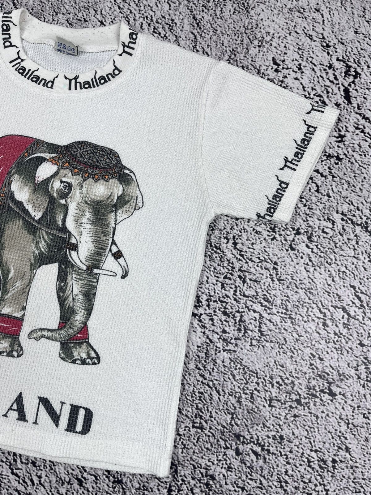Vintage Vintage Thailand Logo Elephant 90s crop top size L Size L / US 10 / IT 46 - 4 Thumbnail