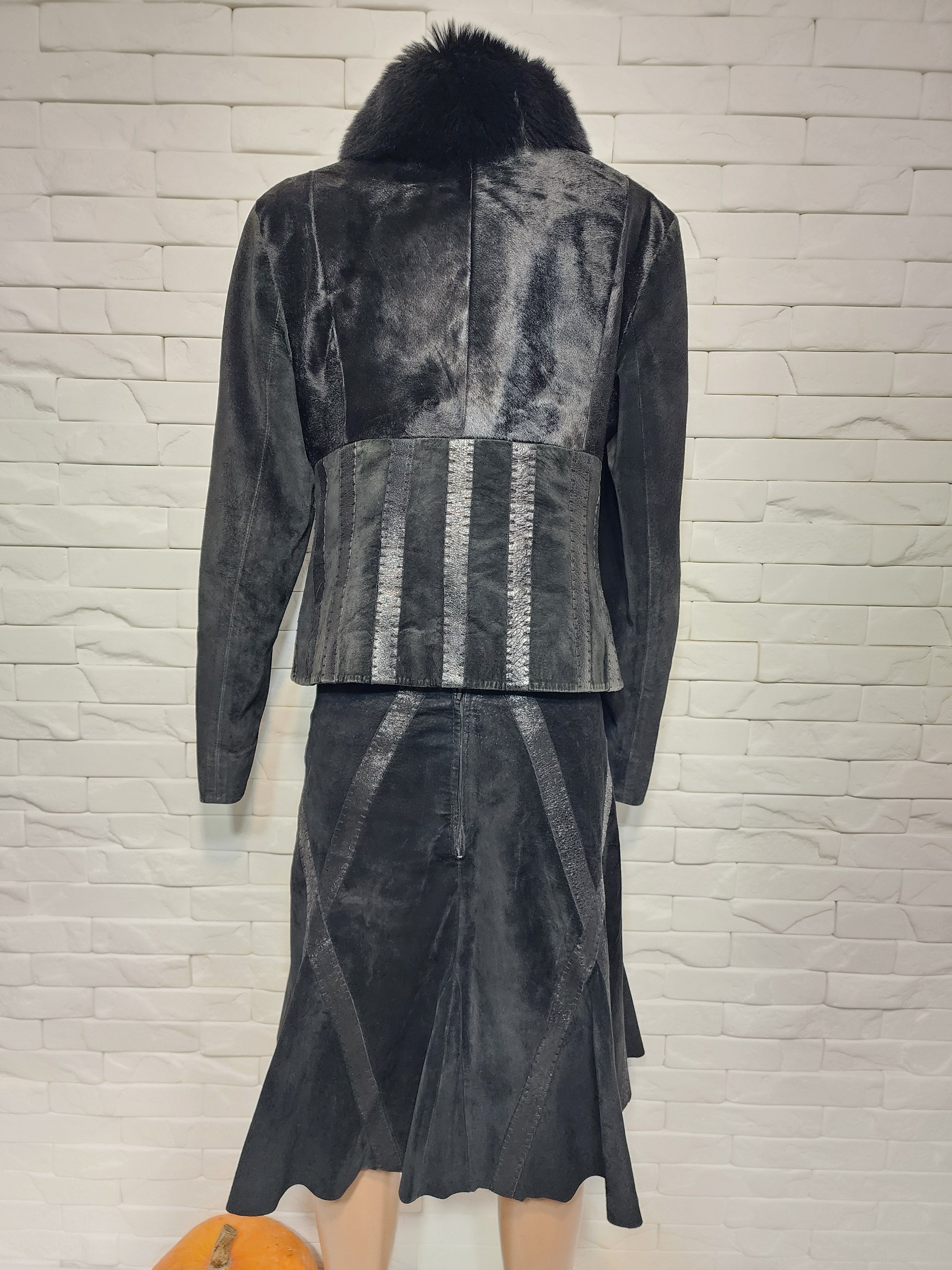 Uniqlo Black Leather Women's Suit: Suede Jacket & Skirt Size M / US 6-8 / IT 42-44 - 5 Thumbnail