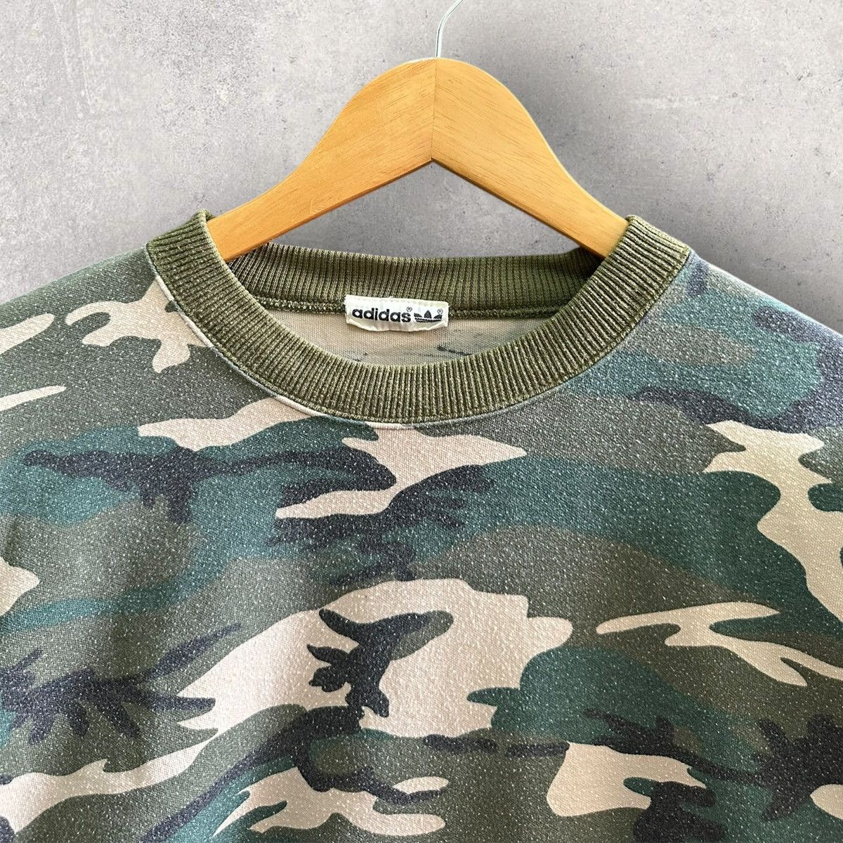 Adidas × Vintage Vintage 80’s Adidas Camo Green Sweatshirt Size US S / EU 44-46 / 1 - 2 Thumbnail
