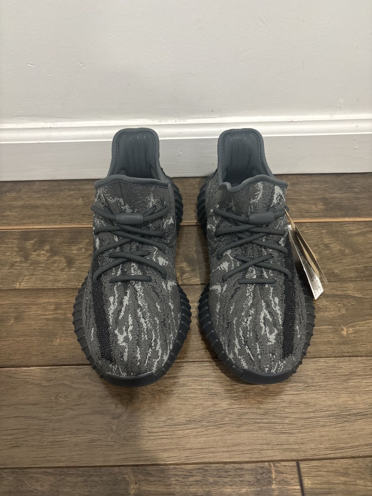 Yeezy Adidas Yeezy Boost 350 V2 ‘MX Dark Salt’ Size 7.5 Men US Size US 7.5 / EU 40-41 - 7 Thumbnail