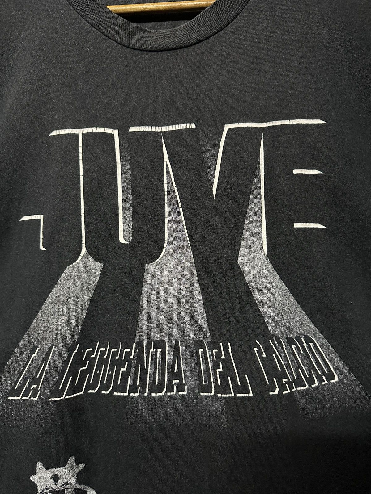 Vintage Vintage 90s Juventus Italia Club Single Stitch Faded Tee Size US L / EU 52-54 / 3 - 3 Thumbnail