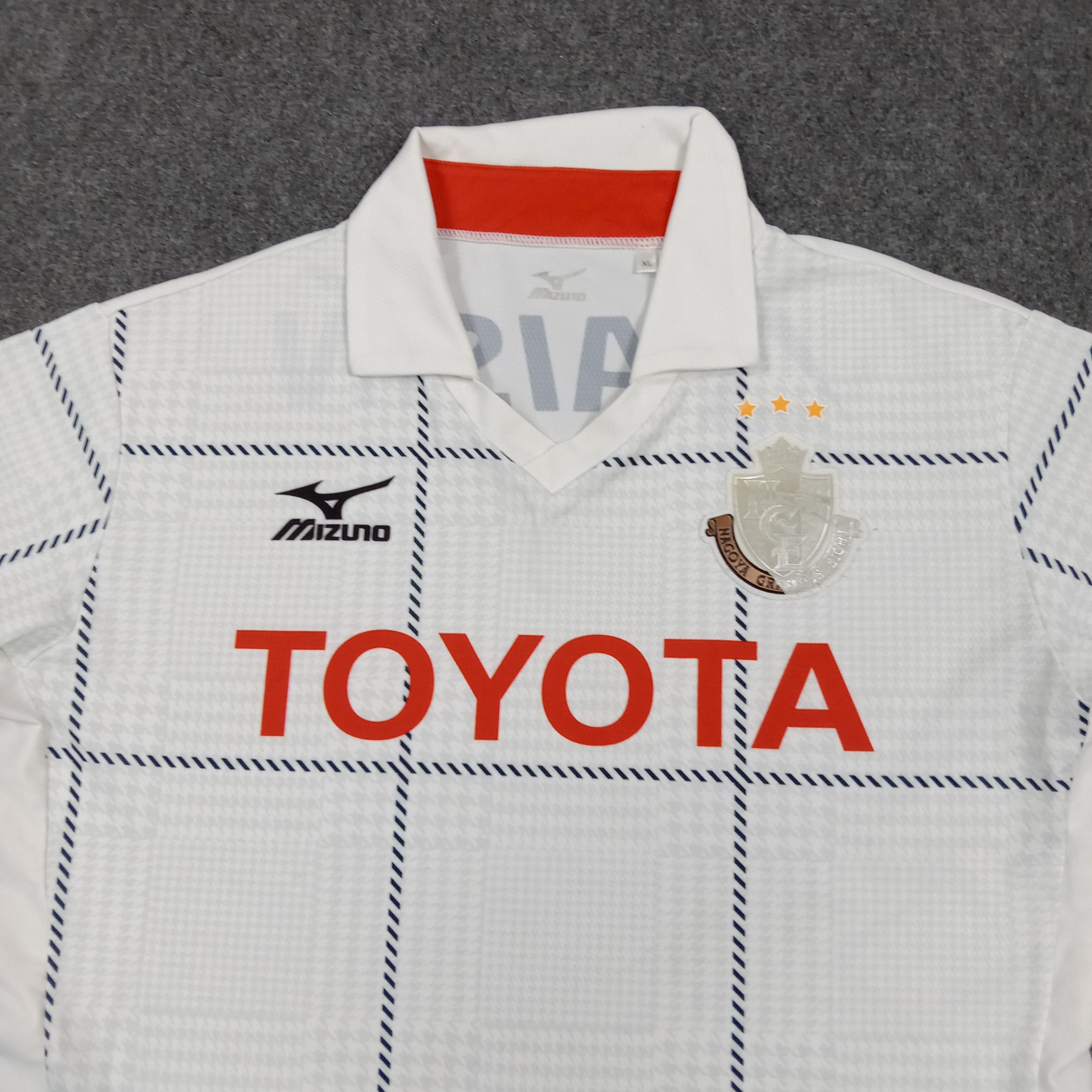 Japanese Brand Nagoya Grampus Eight J-League Away Japan Jersey C285N56 Size US M / EU 48-50 / 2 - 2 Thumbnail