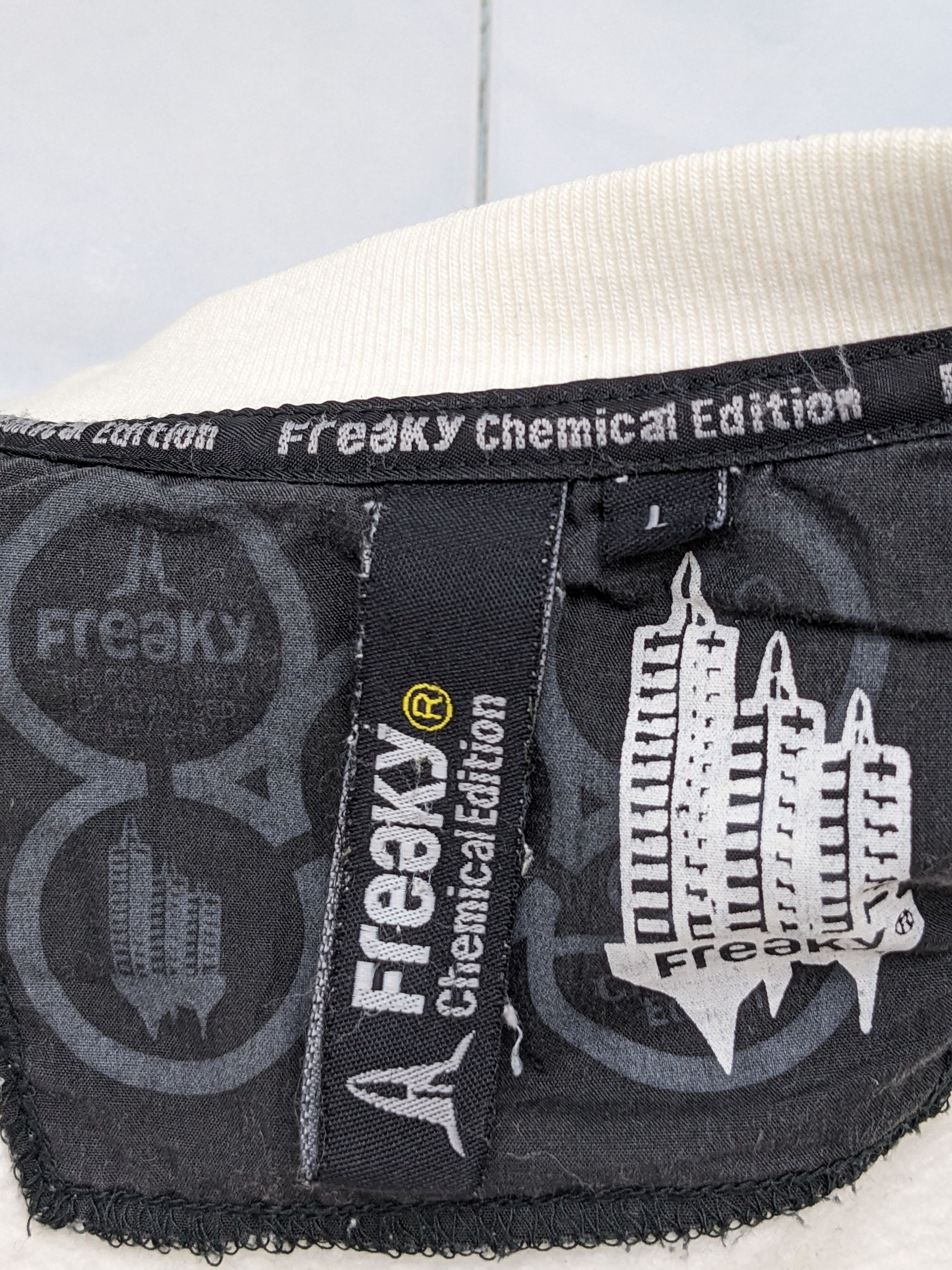 Japanese Brand Freaky Chemical Edition Streetwear Sweatshirt Size US L / EU 52-54 / 3 - 14 Thumbnail