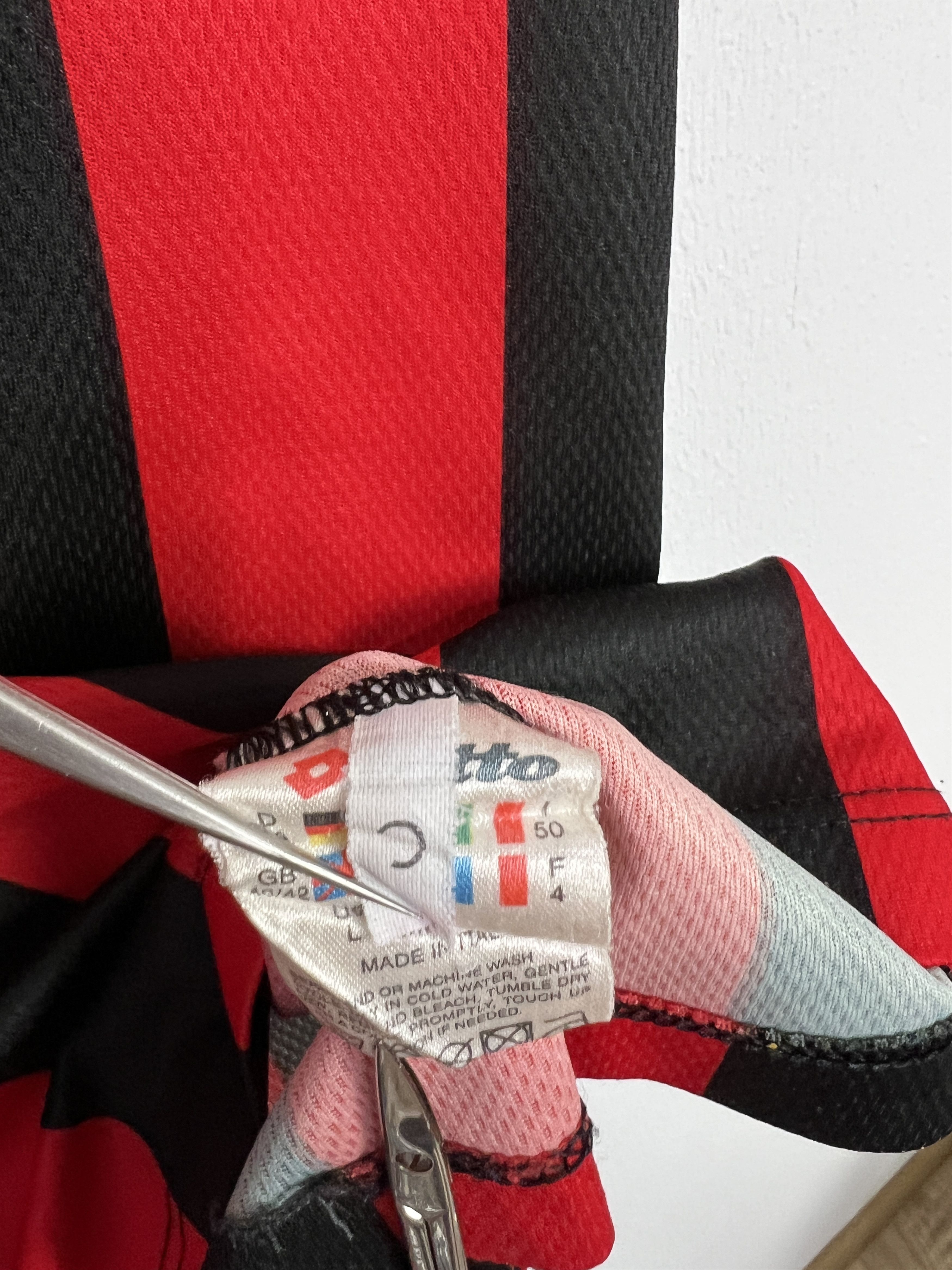 Lotto Sport AC Milan Home football shirt 1994 Soccer Lotto Maglia Mens Size US L / EU 52-54 / 3 - 9 Thumbnail