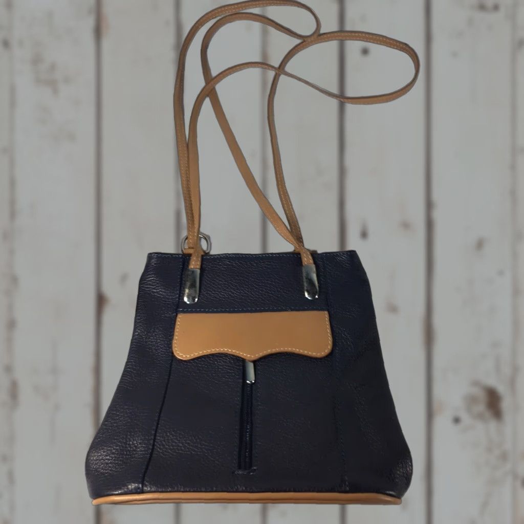 Vintage Unbranded Italian Leather Crossbody Bag Women Medium Navy/Tan 9x8in Pebbled Leather Travel Casual Size ONE SIZE - 1 Thumbnail