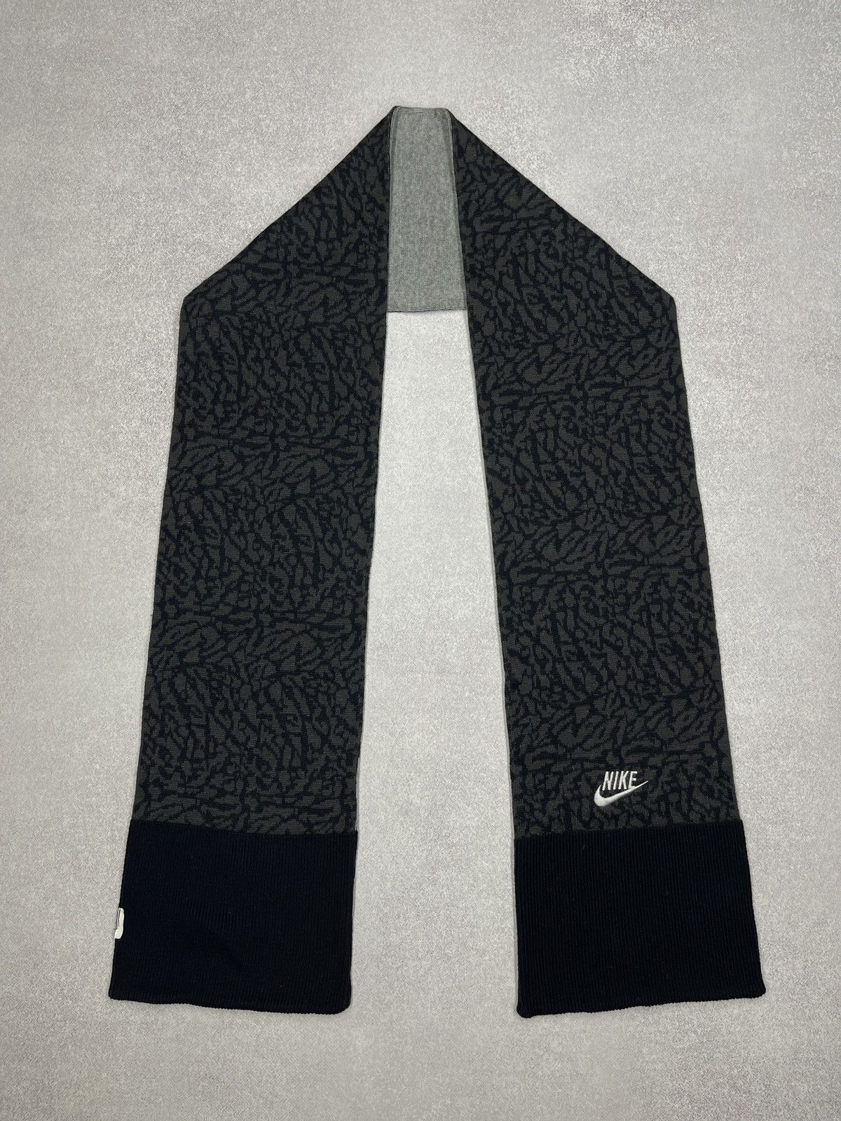 Nike Nike Swoosh Double Sided Scarf Black/Grey Y2K TECH ACG Size ONE SIZE - 2 Thumbnail