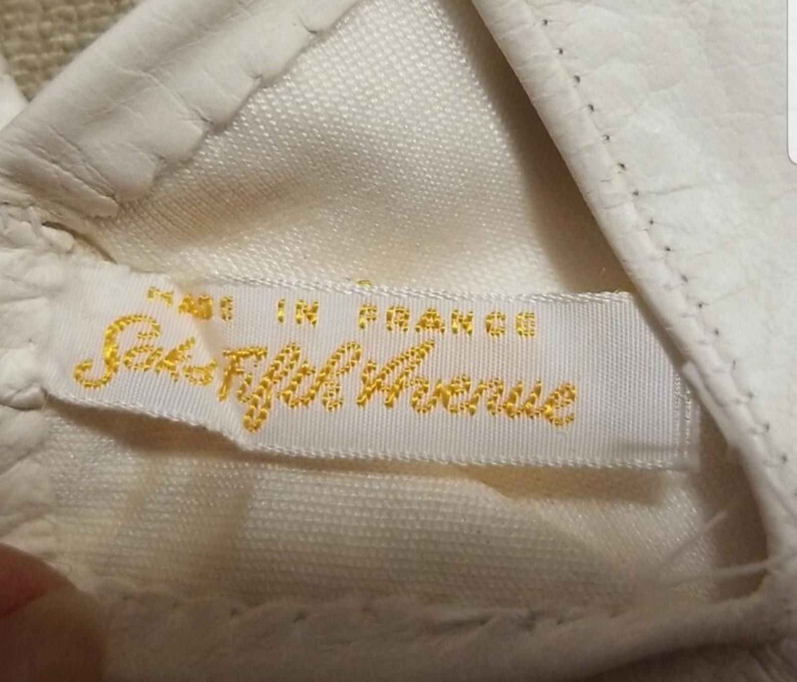 Saks Fifth Avenue Saks Fifth Ave Leather Gloves Size 6.5 White Made in France Size ONE SIZE - 4 Thumbnail