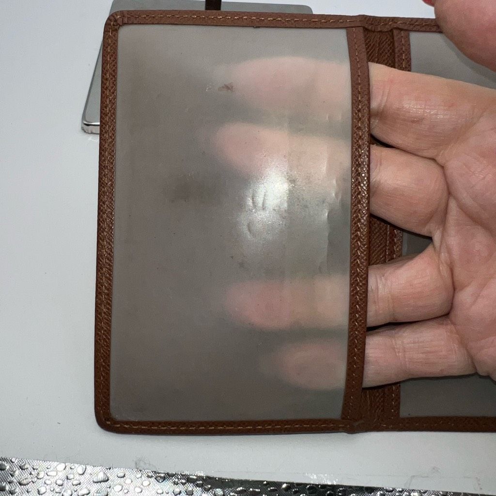 Louis Vuitton Louis Vuitton Porte 2 Cartes Vertical Brown Taiga Leather Ca Size ONE SIZE - 6 Thumbnail