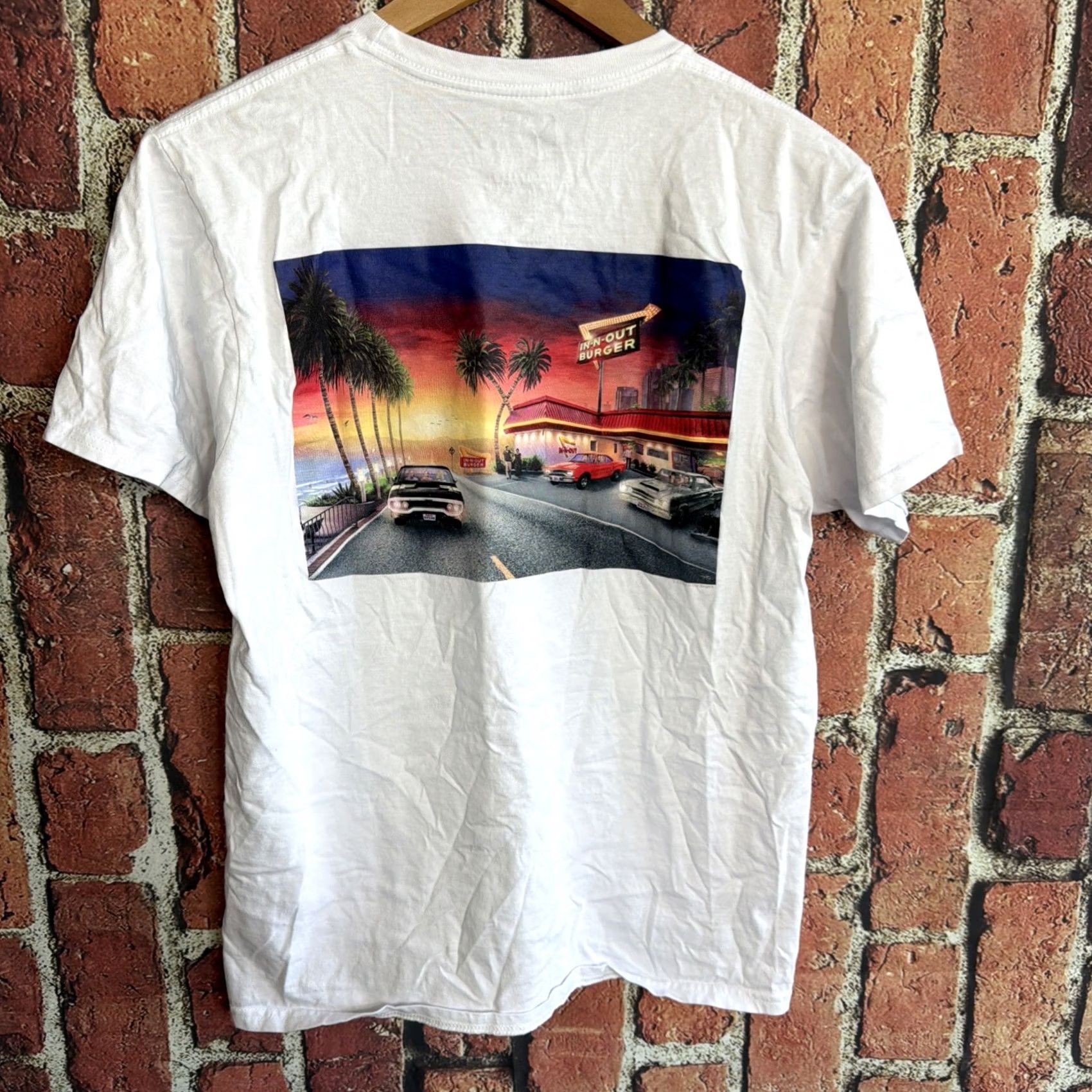 Vintage VINTAGE not included; In-N-Out Burger Texas T-Shirt Mens Medium White Graphic Drive-Thru Car Made USA Size US M / EU 48-50 / 2 - 3 Thumbnail