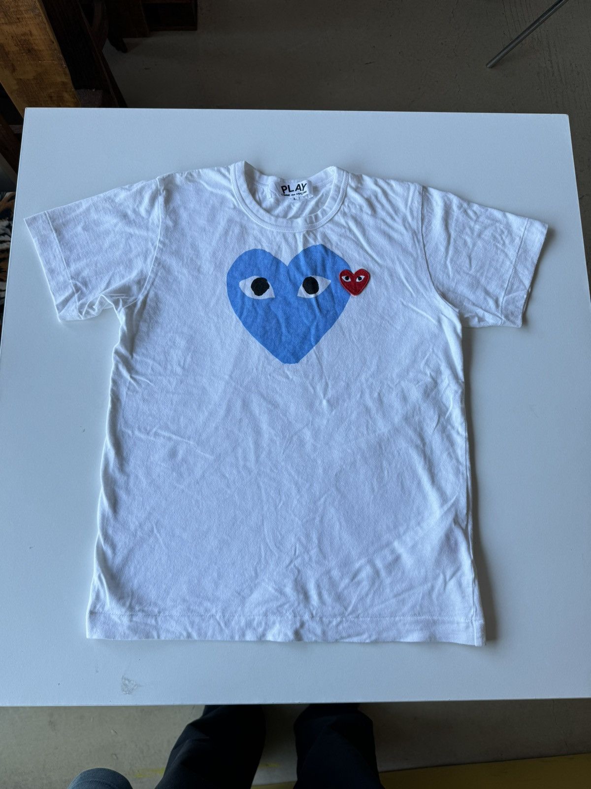 Comme des Garcons PLAY PLAY Comme Des Garcons Heart Logo White Tee Size S / US 4 / IT 40 - 1 Thumbnail