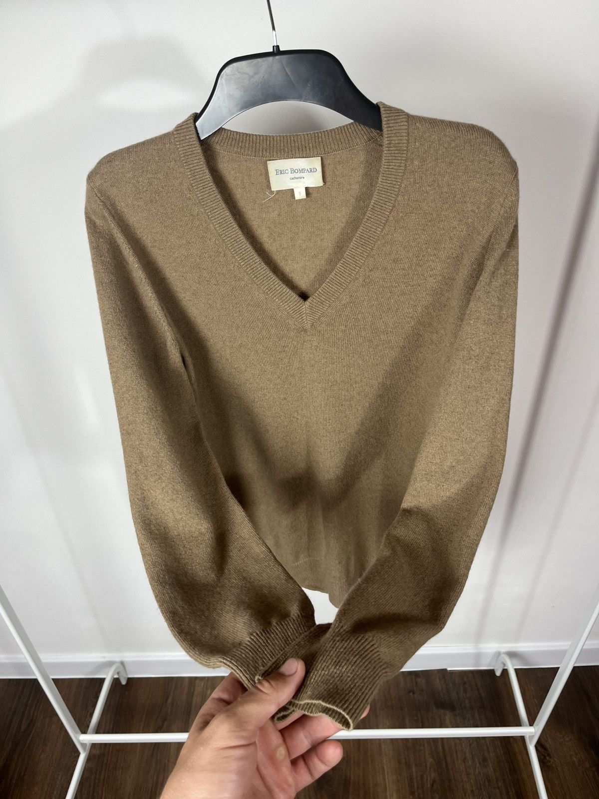 Other Women’s Eric Bompard 100% Cashmere V-Neck Sweater Size S Size S / US 4 / IT 40 - 5 Thumbnail