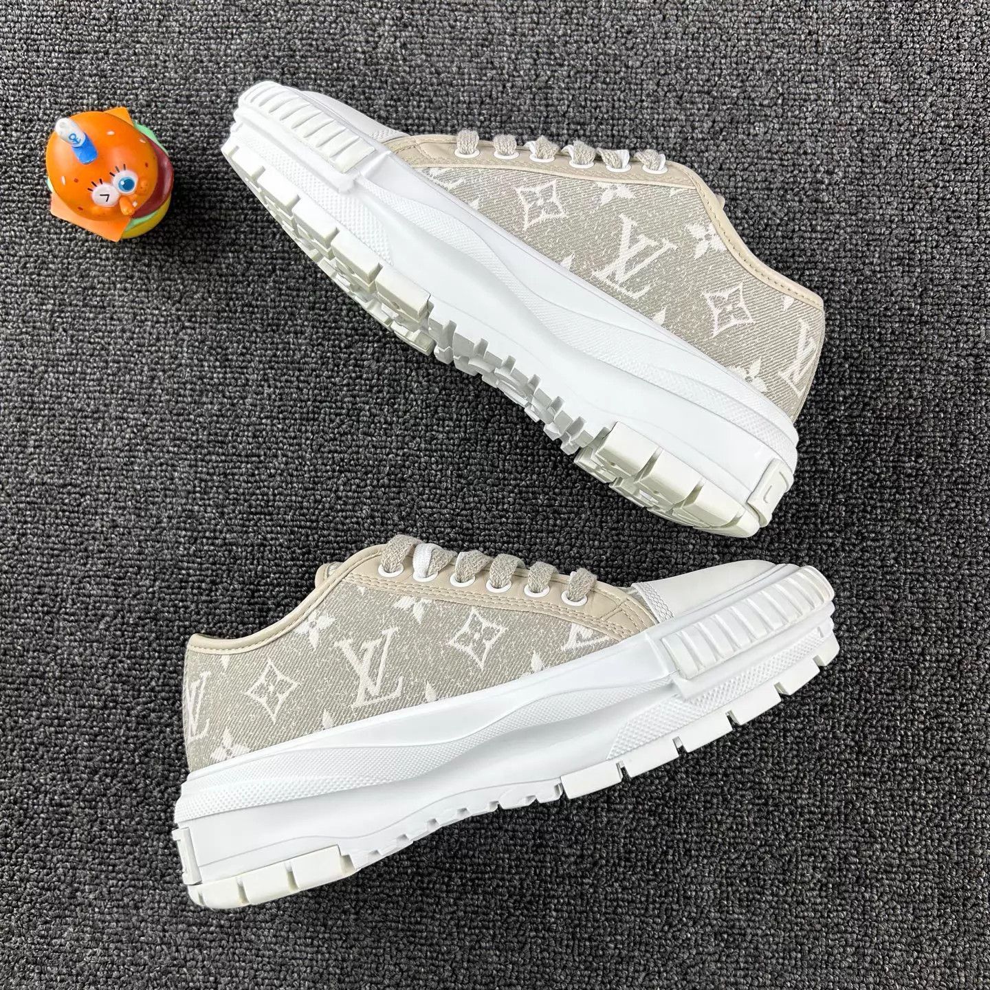 Louis Vuitton LV Monogram Cracker Platform Sneakers Women's 35.5 Size US 5 / IT 35 - 4 Thumbnail