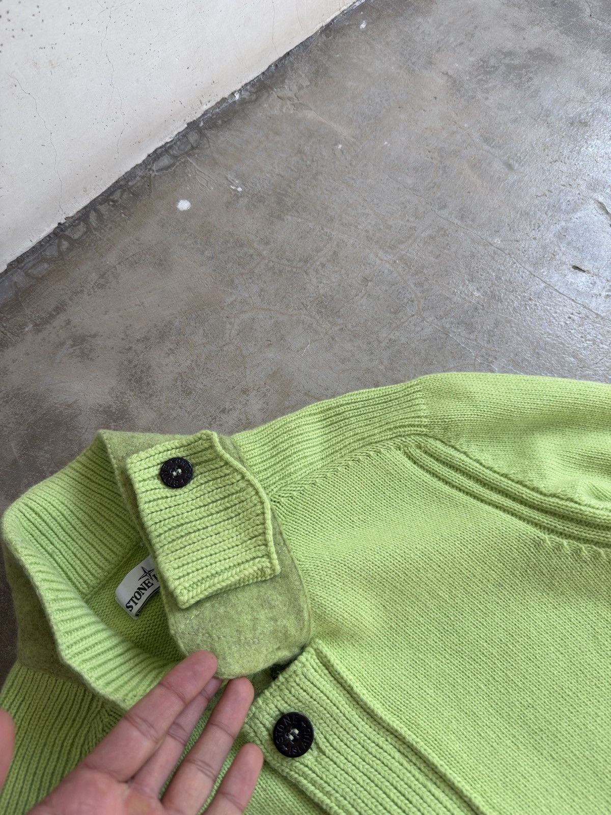 Stone Island Stone Island Wappen Zip up Long sleeved knit In Neon Green Size US XL / EU 56 / 4 - 13 Thumbnail