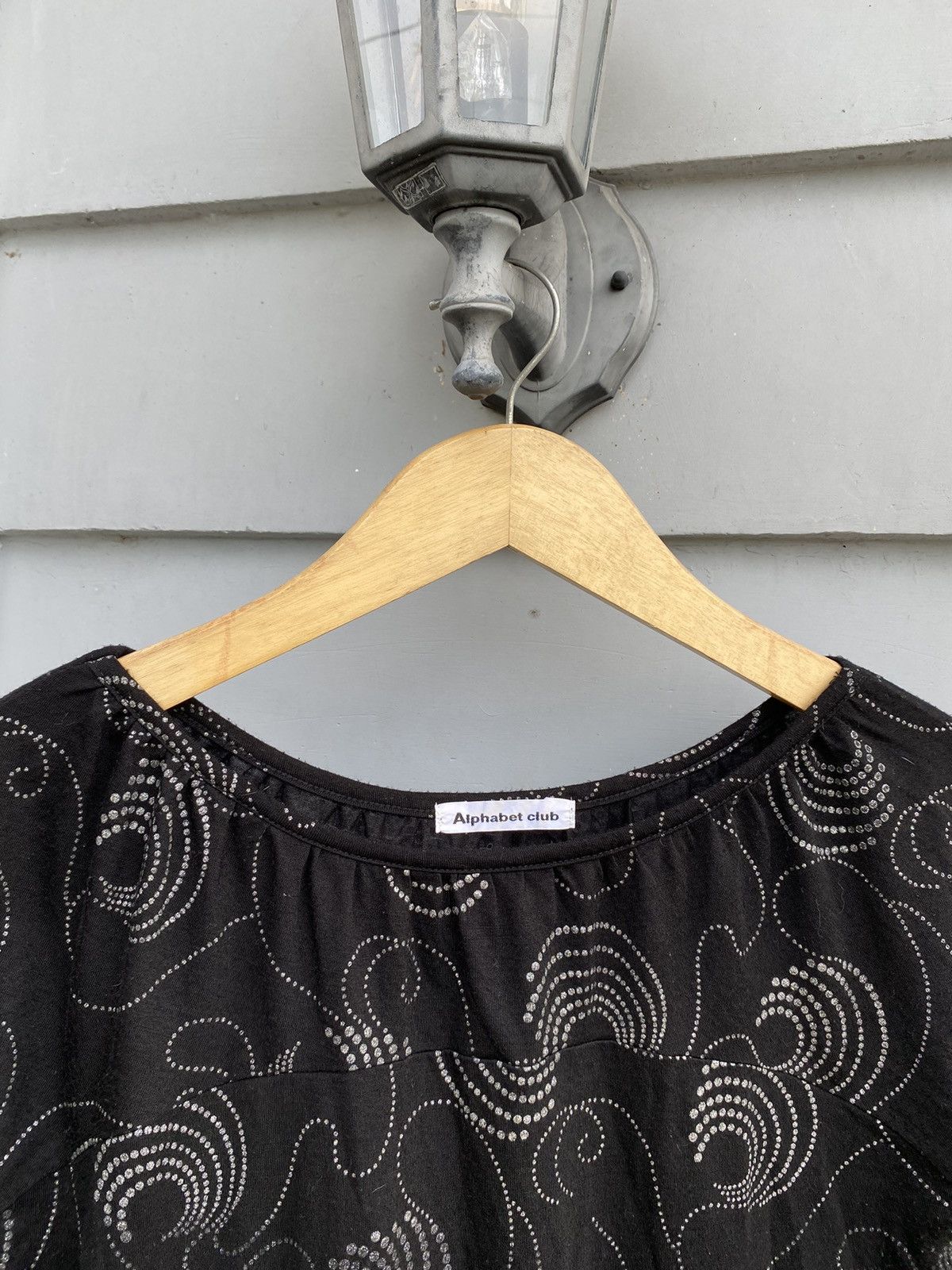 Japanese Brand Alphabet Club Longsleeve with Abstract Dot Swirl Pattern Size ONE SIZE - 2 Thumbnail