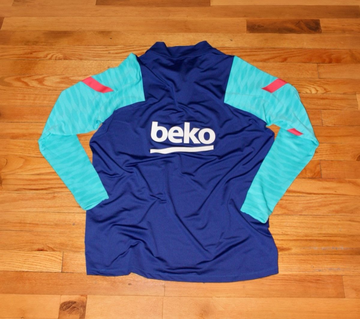 Nike Men Barcelona Vapor Knit Training Top (BNWT)