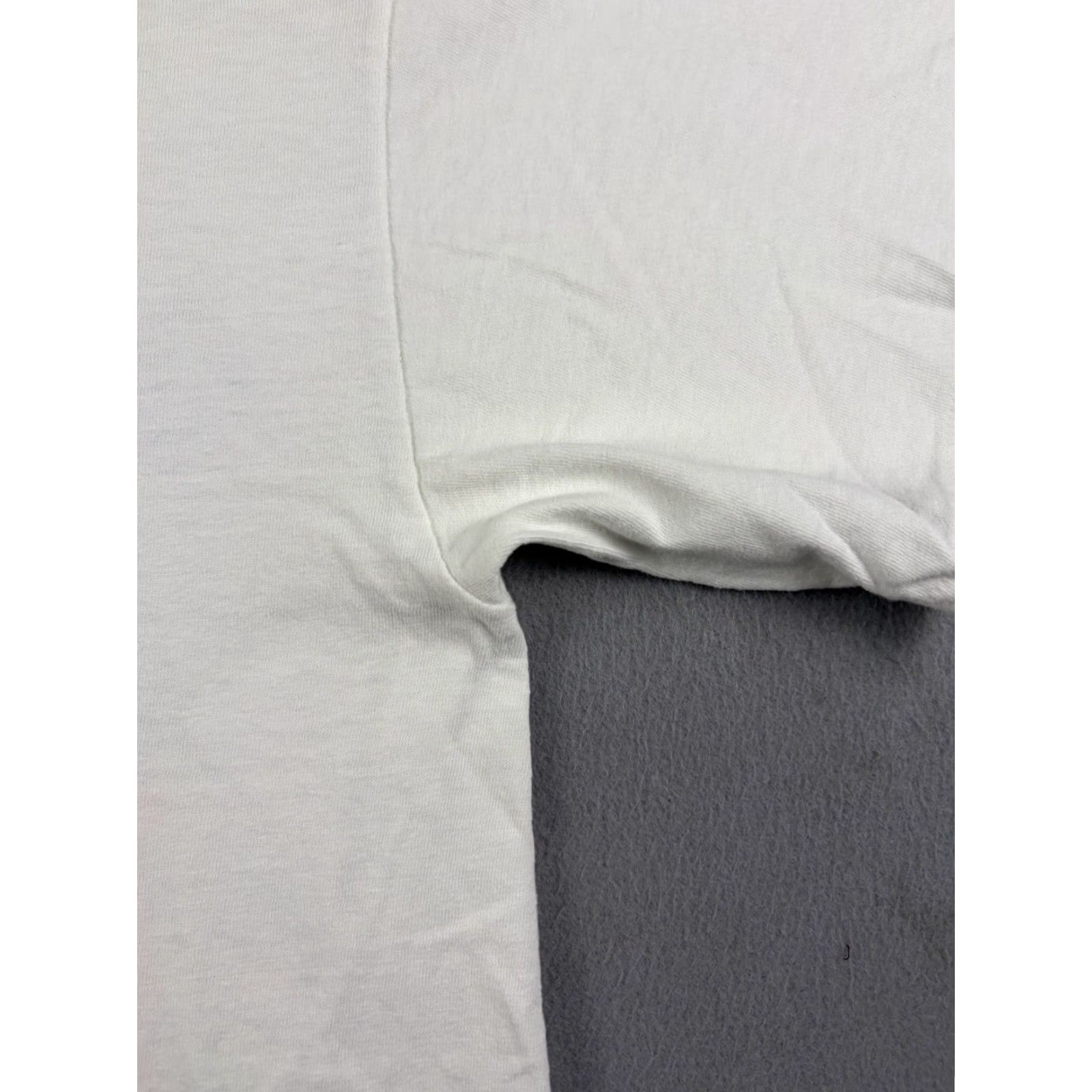 Vintage VINTAGE Volleyball T Shirt Adults Size M White 90s Graphic Print Short Sleeve Crew Neck Cotton Regular Double-Sided Mens Size US M / EU 48-50 / 2 - 5 Thumbnail