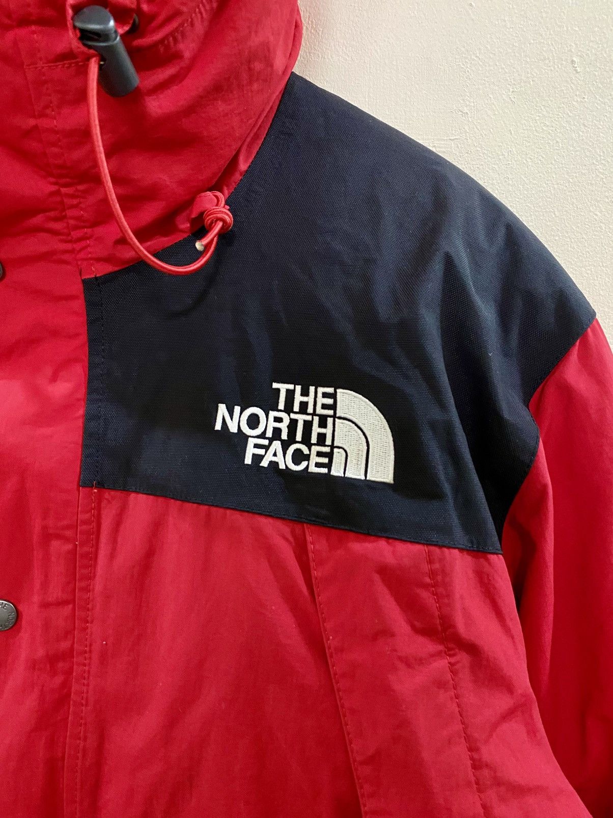 The North Face TNF mountain down hyvent Size US M / EU 48-50 / 2 - 4 Thumbnail