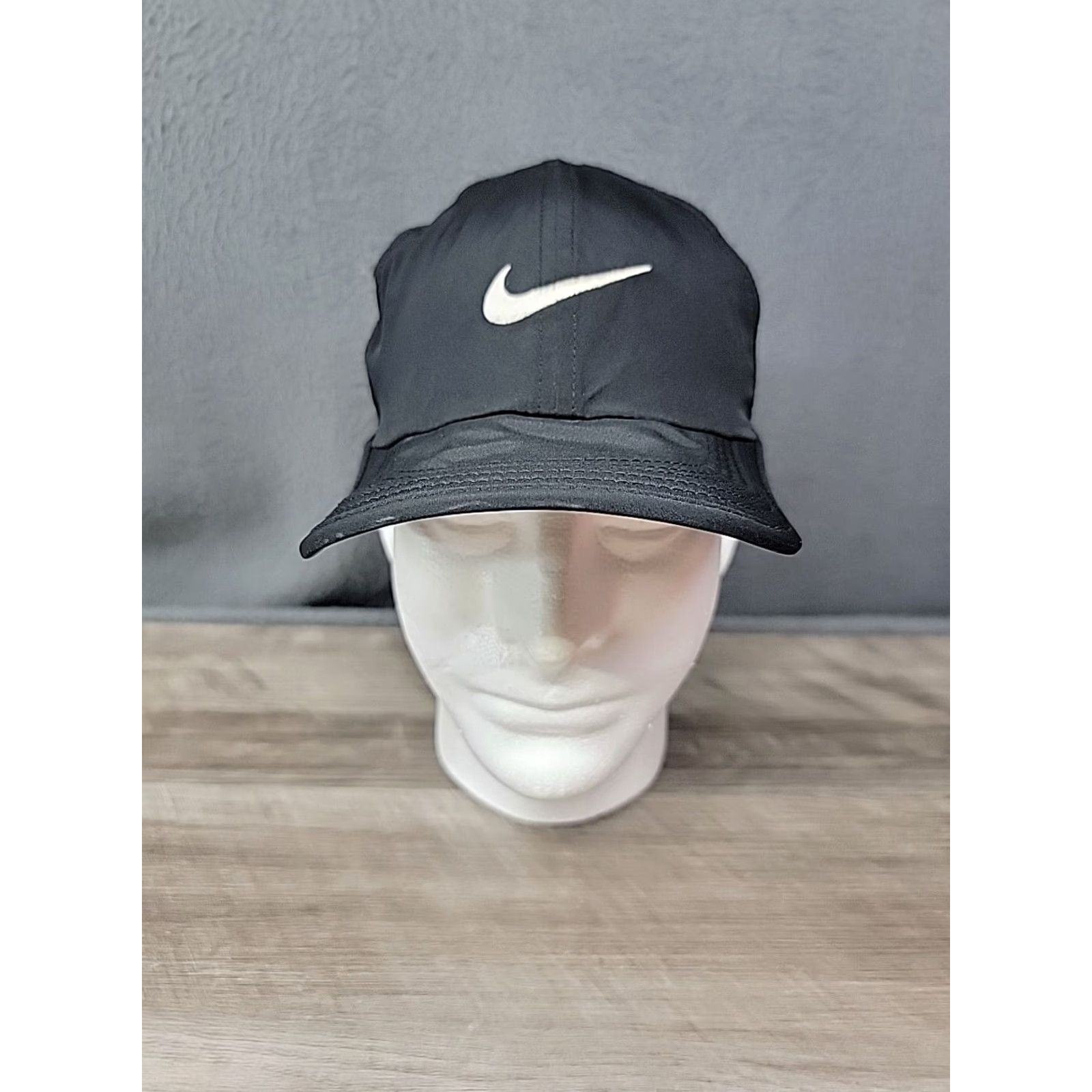 Nike Nike Hat Featherlight Dri-Fit Cap Black Golf Vented Adjustable One Size Running Unisex Adults Strap Back Swoosh Size ONE SIZE - 2 Thumbnail