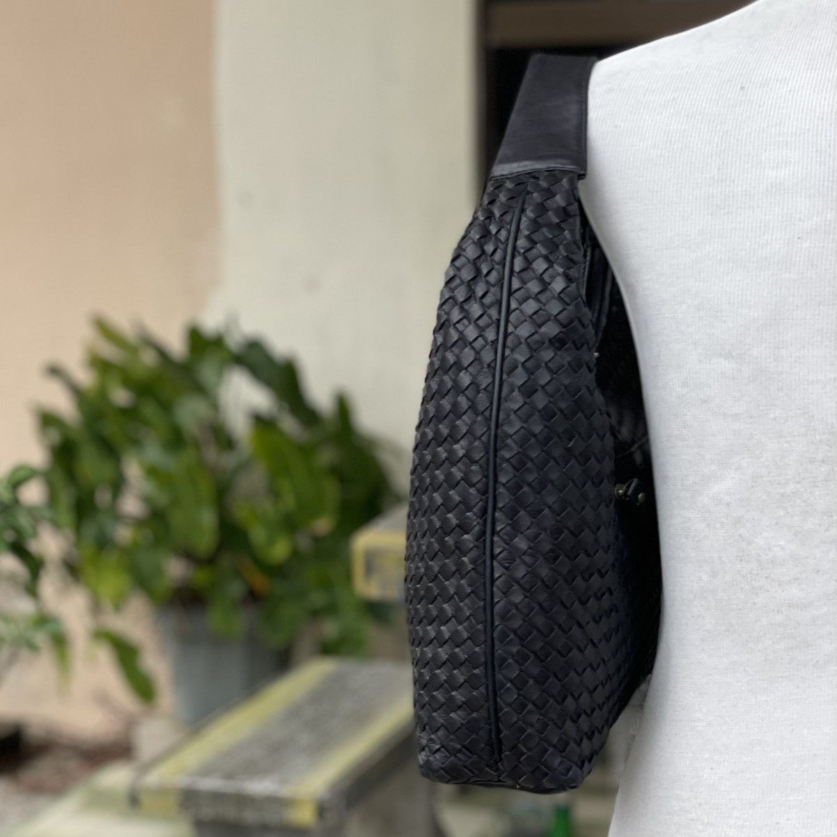 Leather Black Leather Woven Shoulder Bag Like Bottega Vaneta Size ONE SIZE - 3 Thumbnail