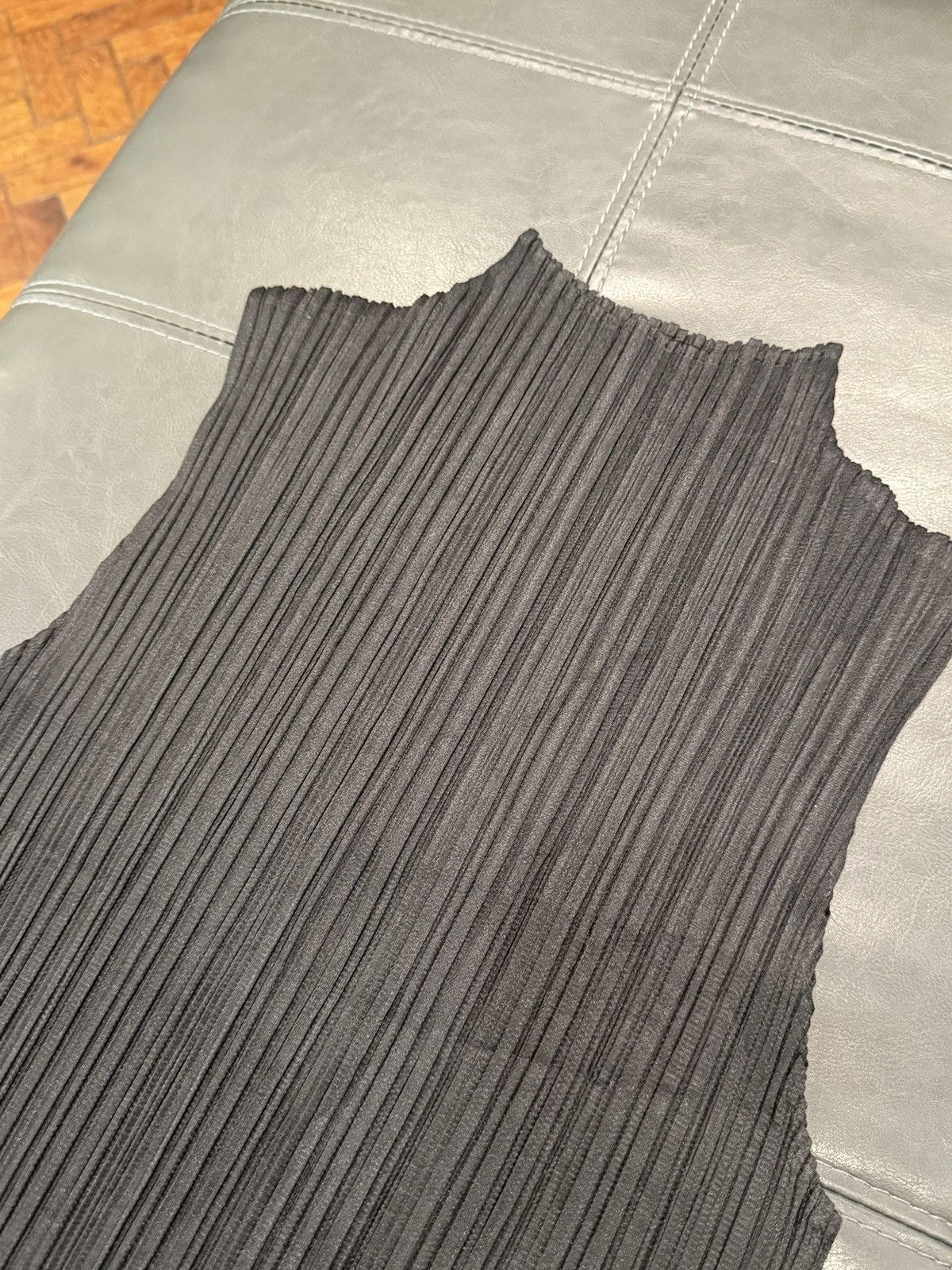Pleats Please Issey Miyake Pleats Please Issey Miyake Basics Roll Neck Black Vest Size M / US 6-8 / IT 42-44 - 3 Thumbnail