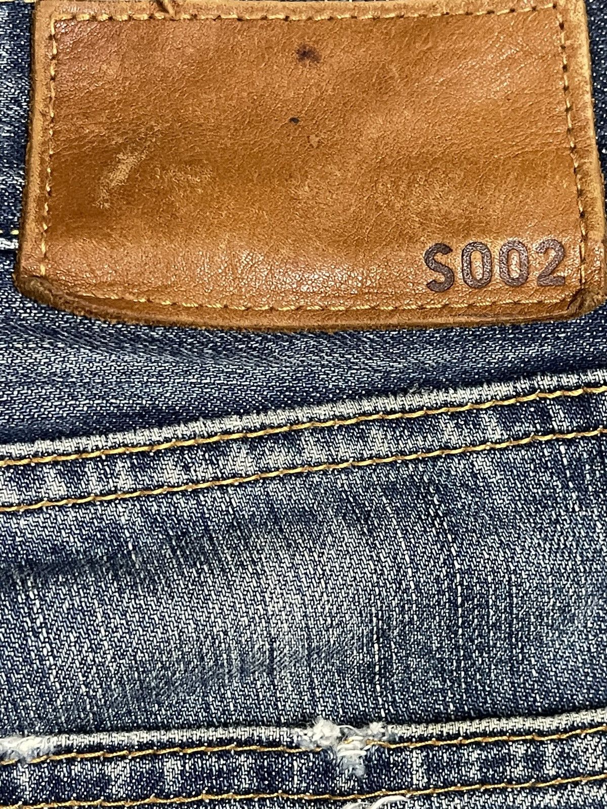Uniqlo Vintage Japanese Uniqlo Blue Faded Wash Distress Style Jeans Size US 34 / EU 50 - 9 Thumbnail