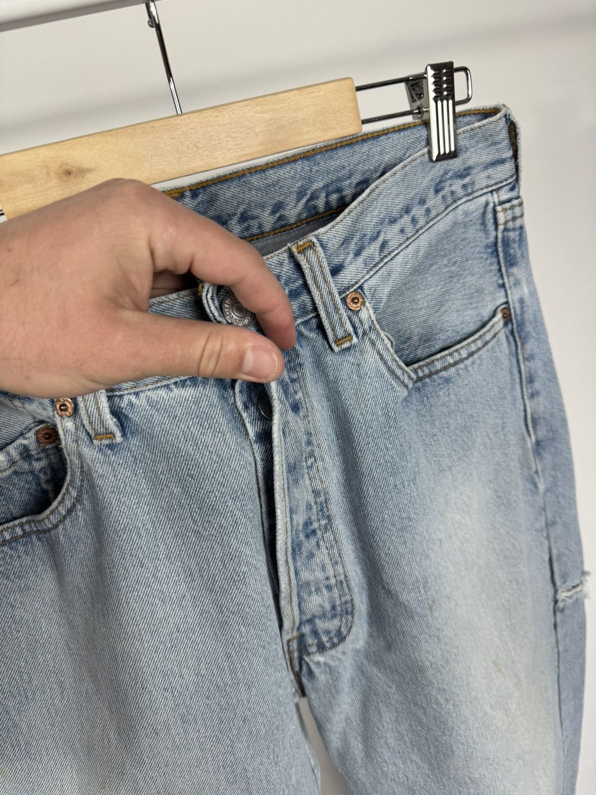 Levi's Levi’s Made in USA Distressed Light Blue Jeans Vintage W31 Size US 31 - 13 Thumbnail