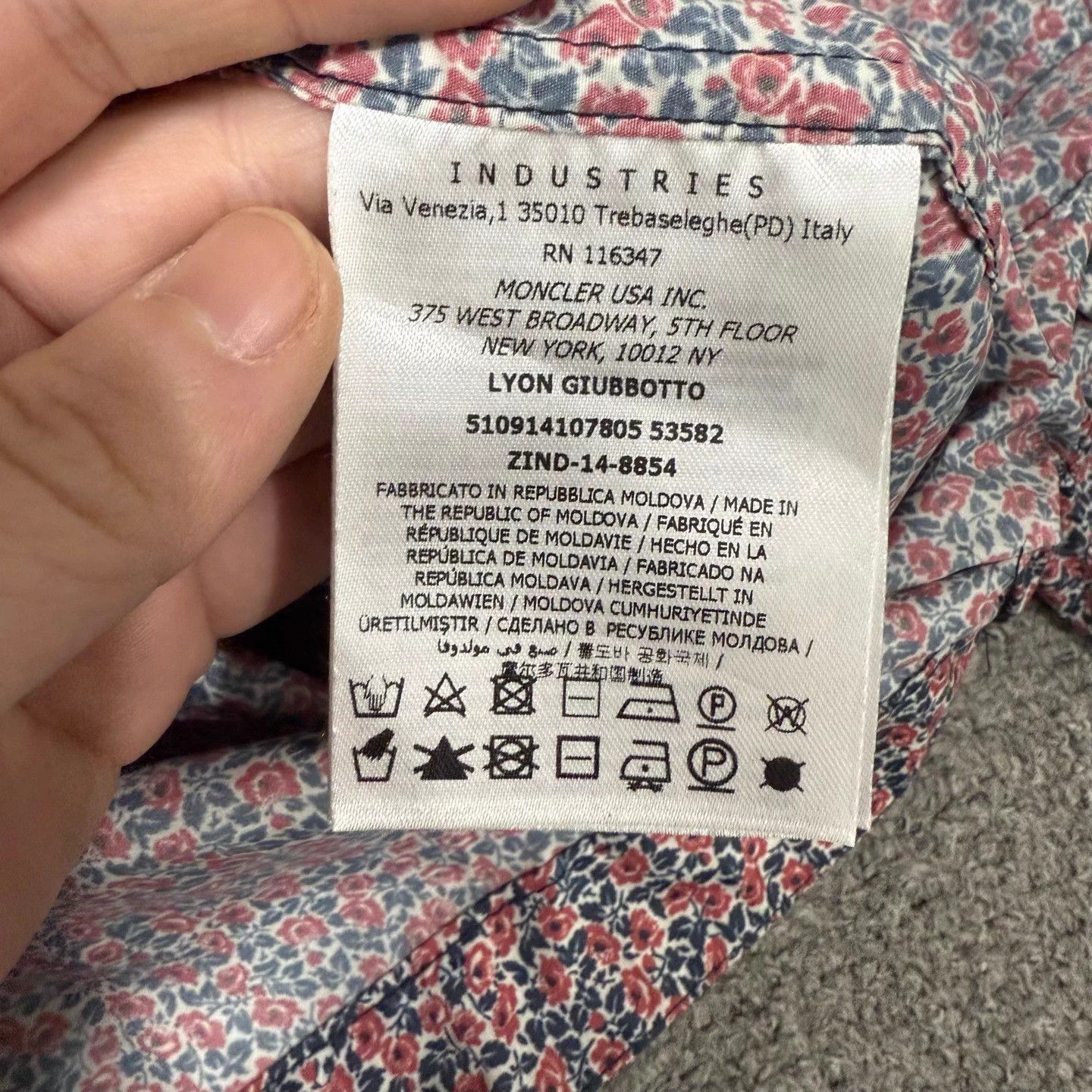 Moncler Moncler floral all over print jacket size 1 unused Size S / US 4 / IT 40 - 4 Thumbnail