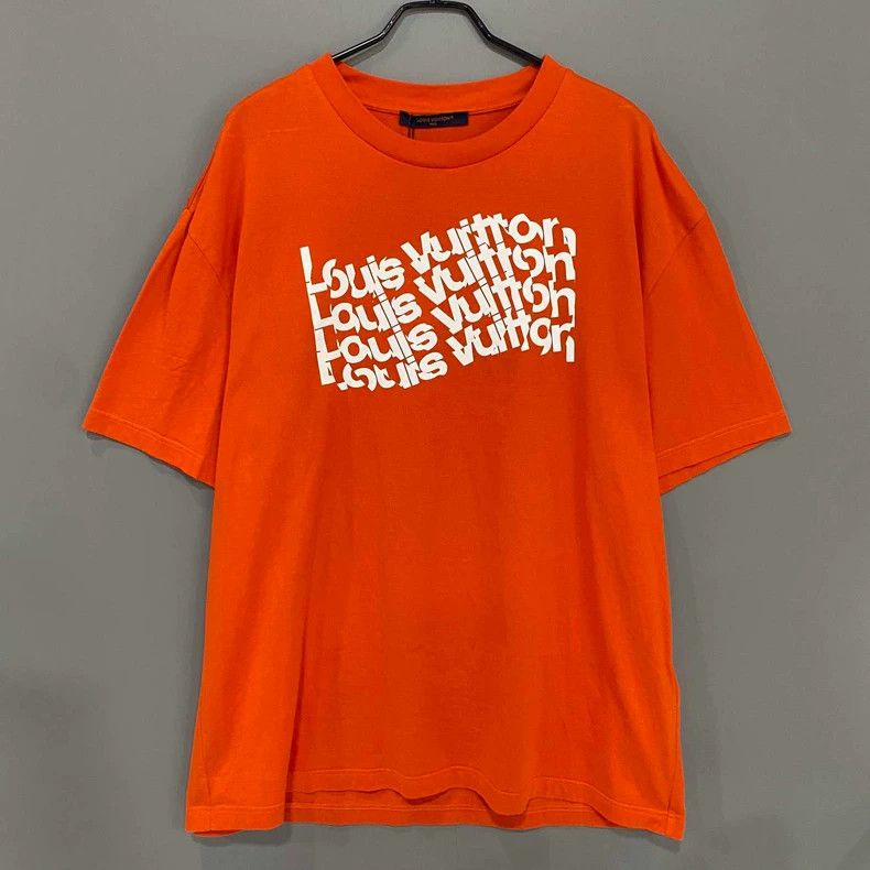 Louis Vuitton Louis Vuitton Orange Distorted Logo T-shirt Size US XL / EU 56 / 4 - 1 Thumbnail