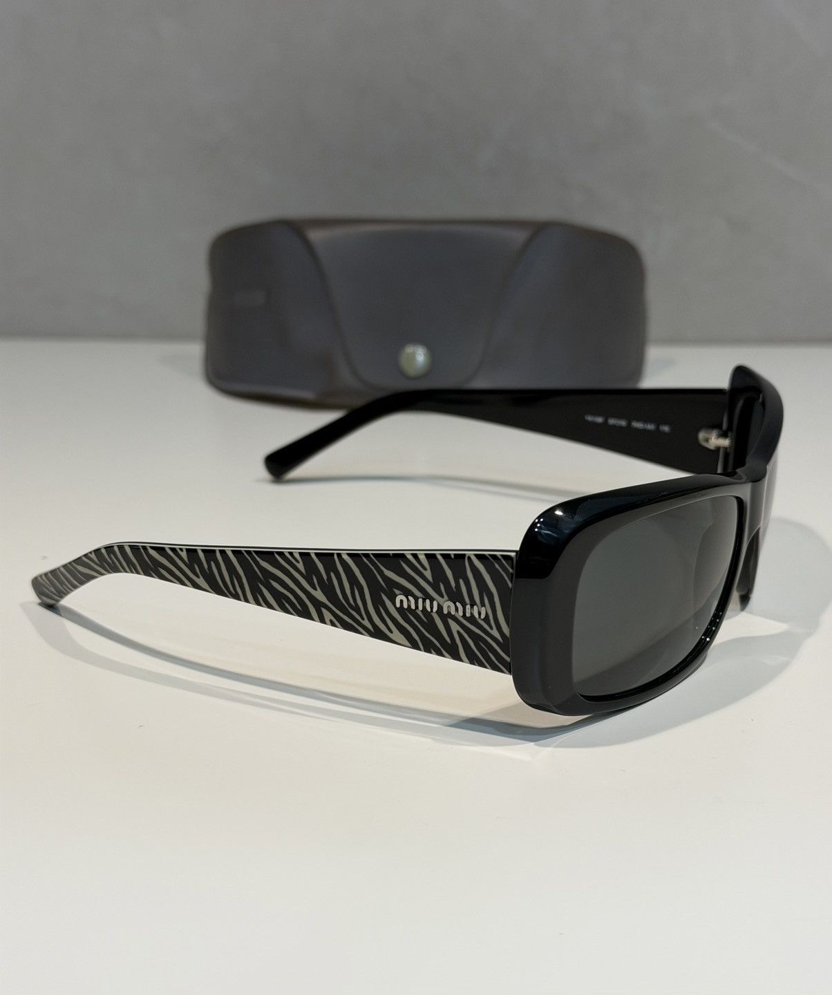 Miu Miu MIU MIU Zebra Square Logo Sunglasses SMU16F prada runway Size ONE SIZE - 8 Thumbnail