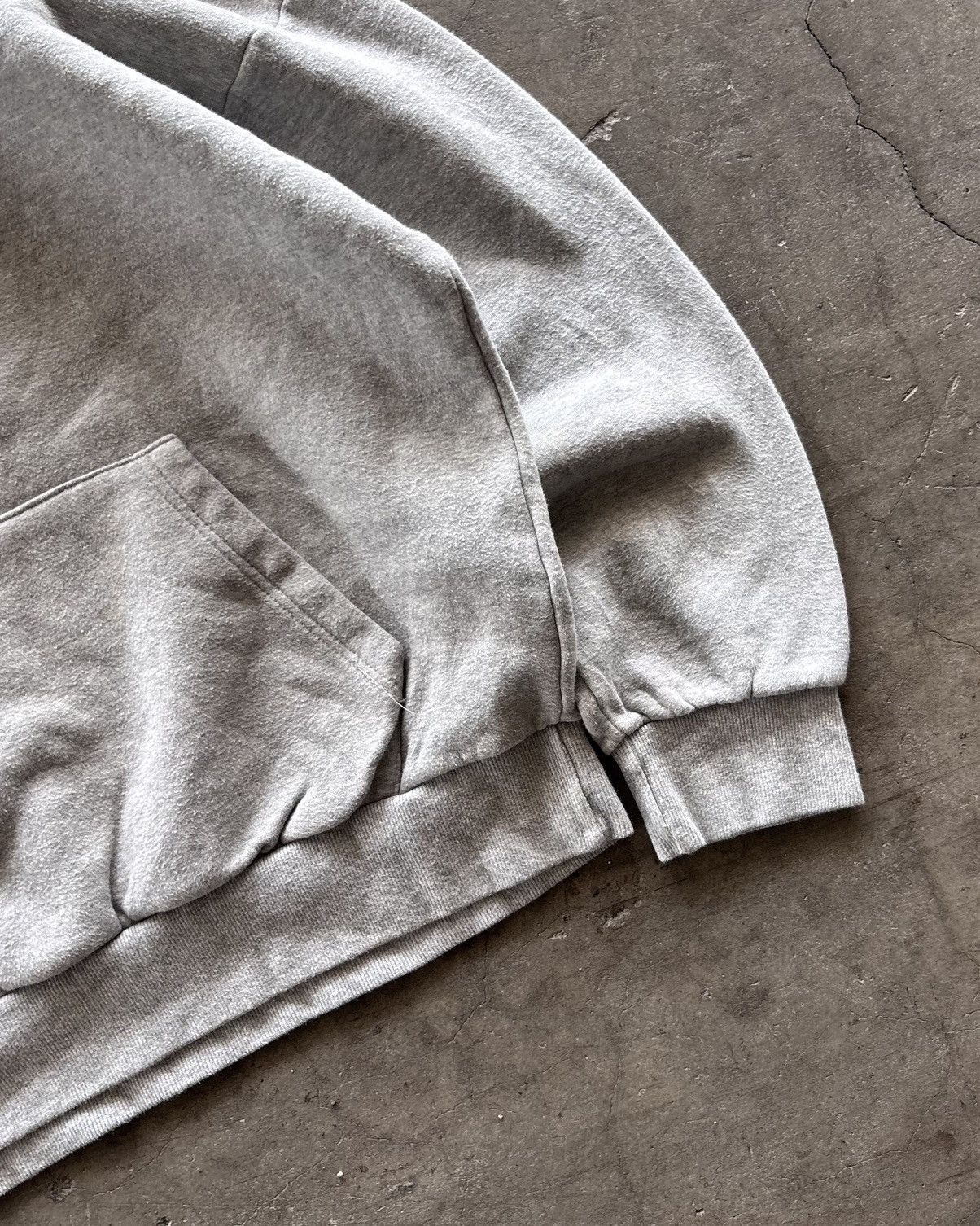 Russell Athletic 2000s Heavyweight Heather Grey Blank Boxy Hoodie Size US M / EU 48-50 / 2 - 2 Thumbnail