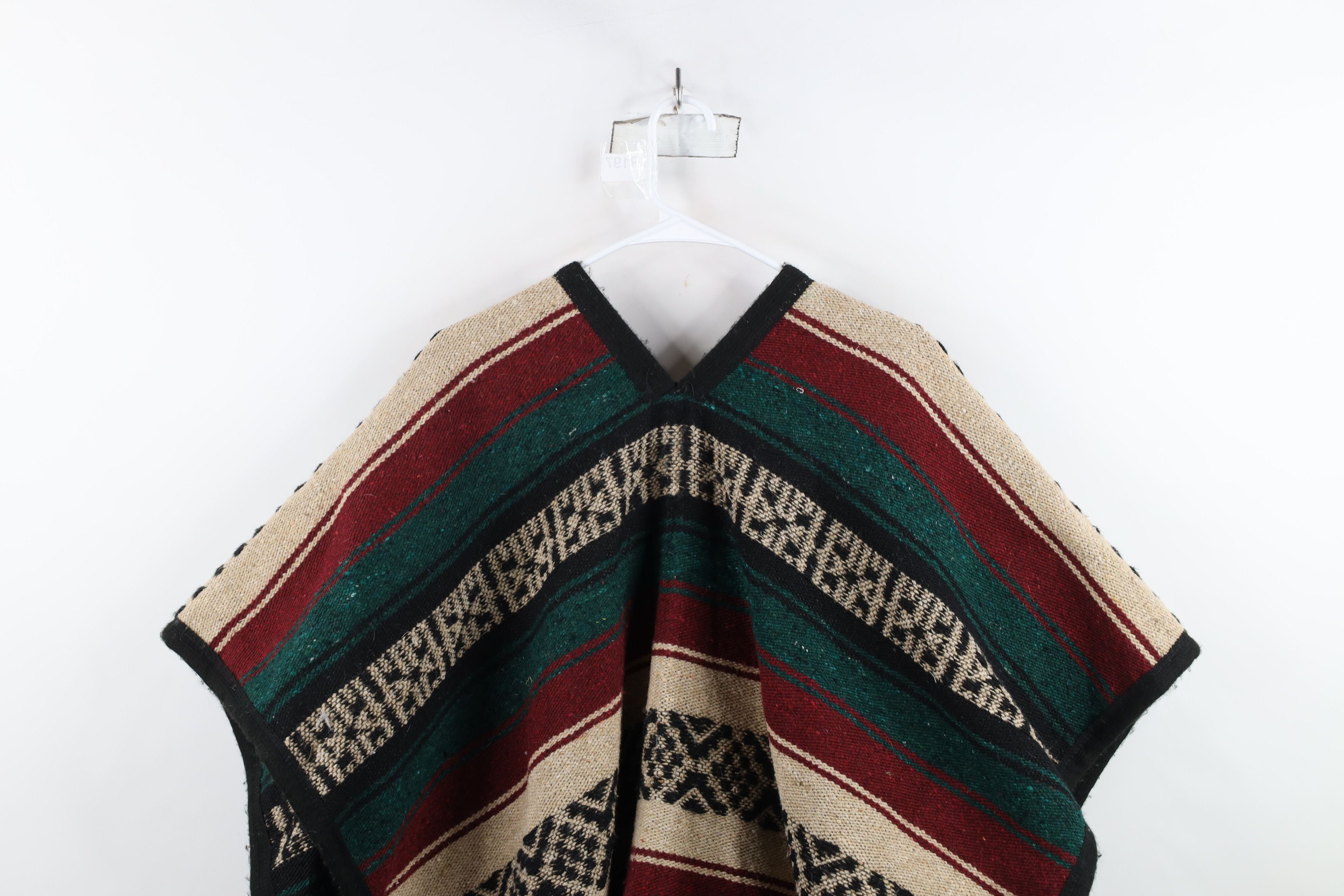 Vintage Vintage 90s Streetwear Adult Fringed Drug Rug Blanket Poncho Size US L / EU 52-54 / 3 - 11 Thumbnail