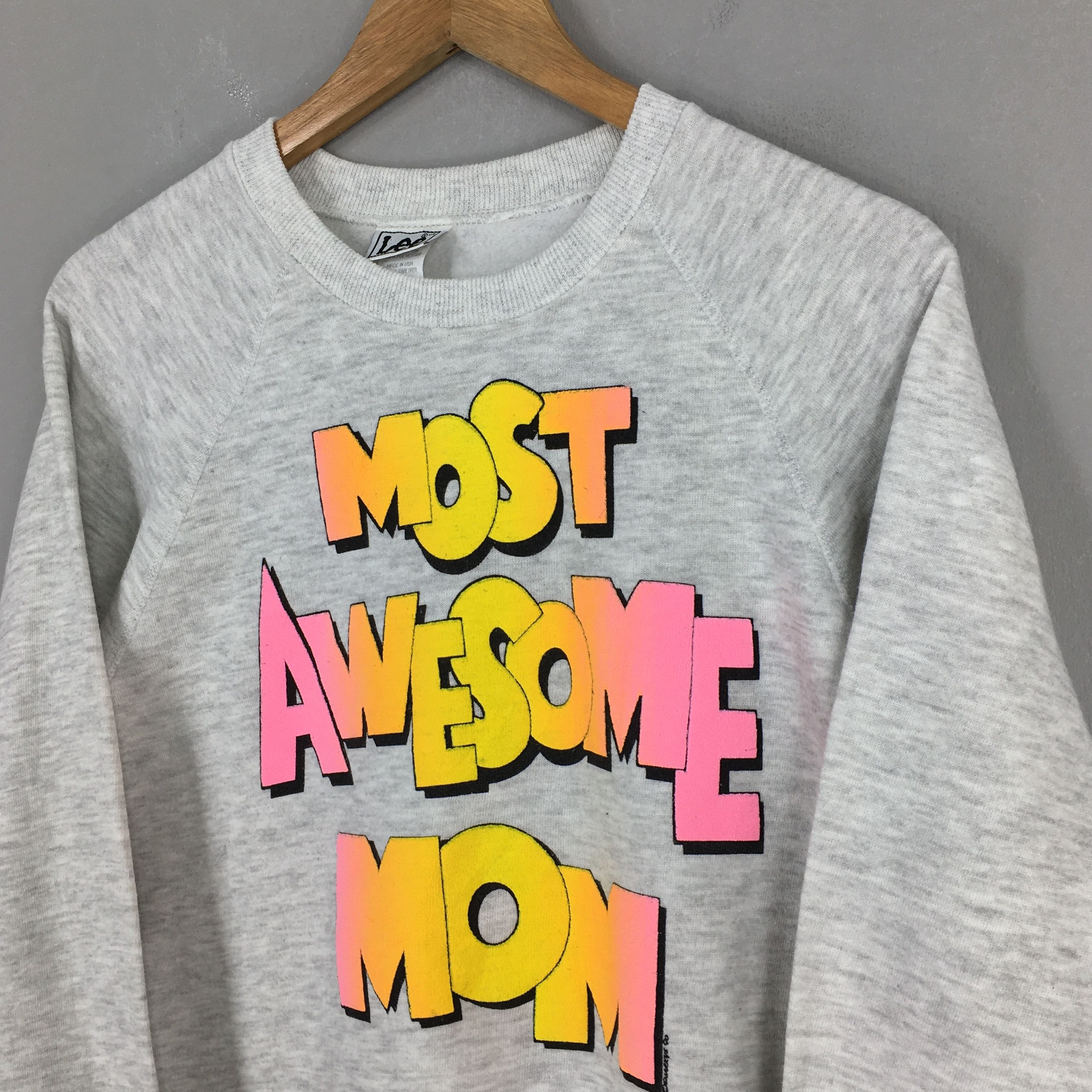 Lee Vintage Quote Most Awesome Mom Sweater XLarge Size US XL / EU 56 / 4 - 4 Thumbnail