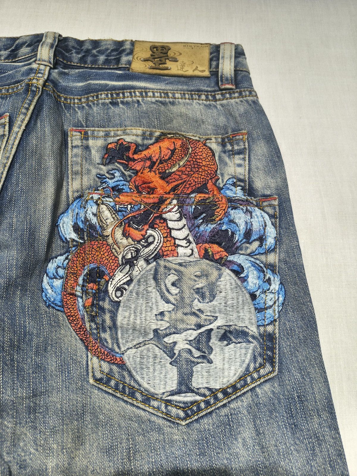 Japanese Brand DOUBLE POCKET DRAGON EMBROIDERY BIG TRAIN JEANS 🐉🥵(013) Size US 34 / EU 50 - 3 Thumbnail