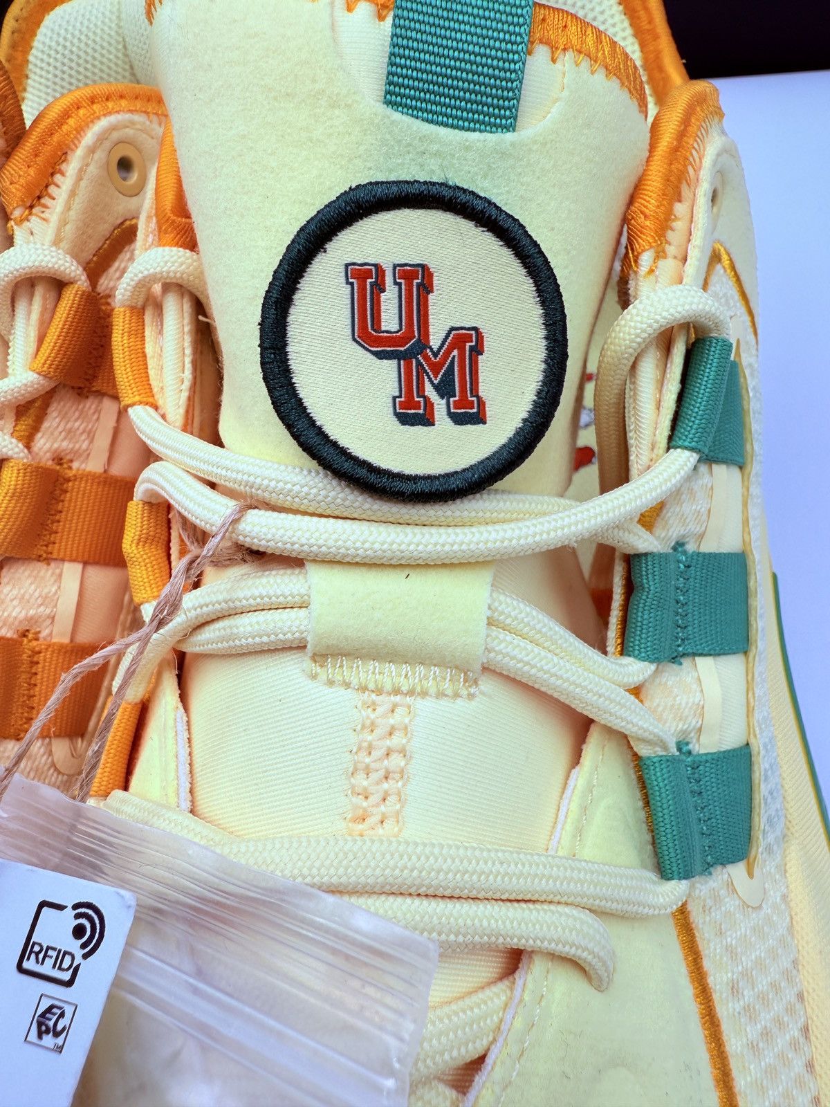 Adidas Adidas BYW Select PE Miami Hurricanes Men Sz 12.5 IE0880 Size US 12.5 / EU 45-46 - 4 Thumbnail