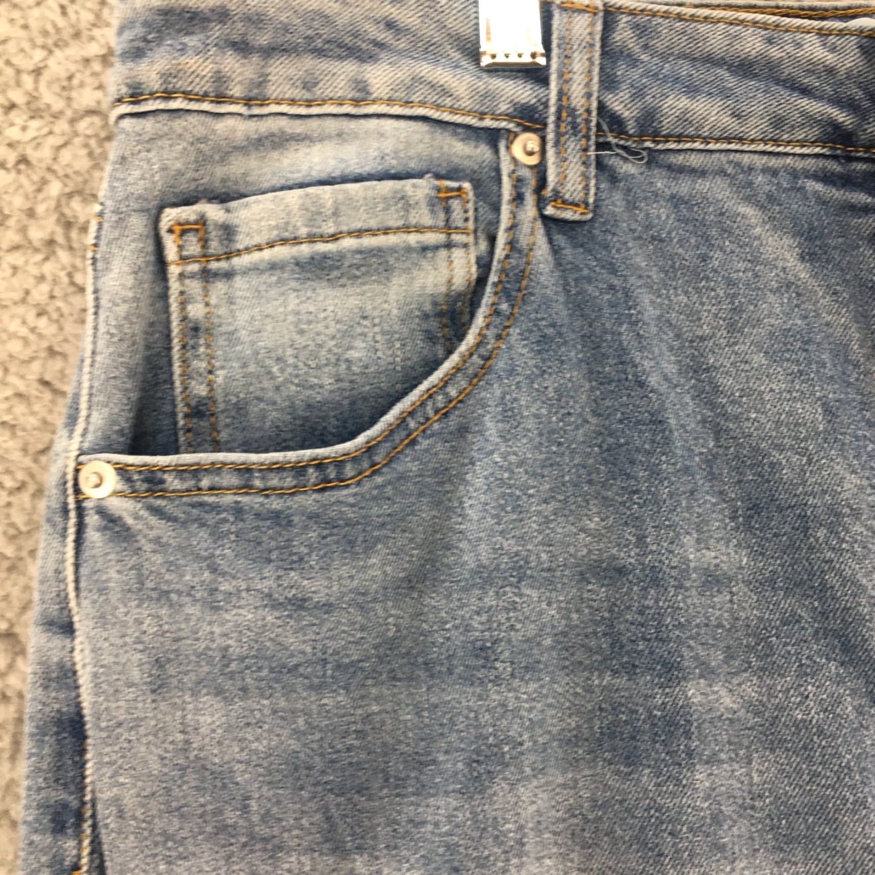 Vintage ABOUND Mom Jeans Womens 31 Blue Light Wash Denim Button Fly Ripped Knee Hi Rise Jeans Womens 31 Blue Light Wash Distressed Pockets 5-Pocket Denim Size 24" / US 00 / IT 34 - 3 Thumbnail